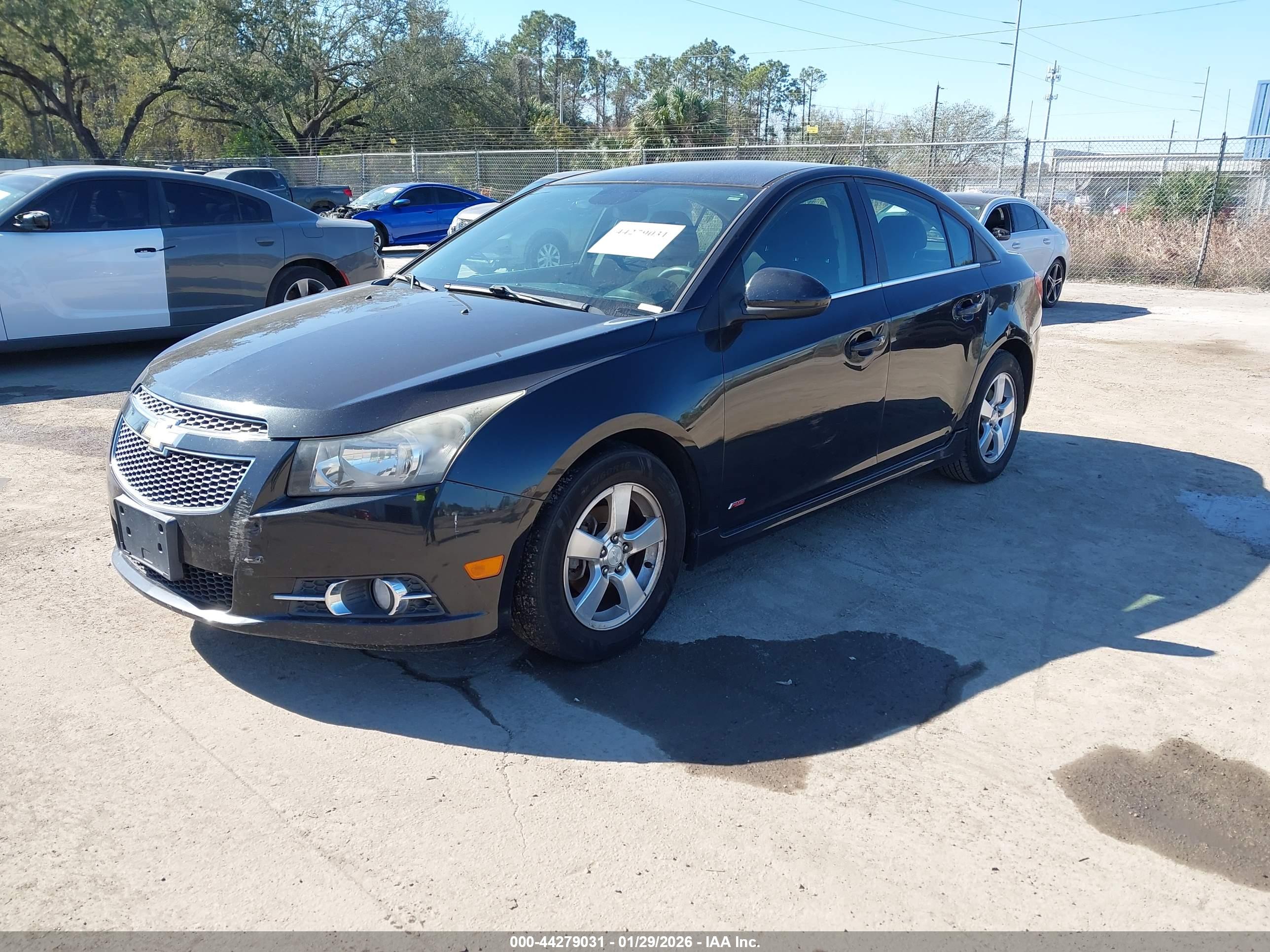 CHEVROLET CRUZE image 2