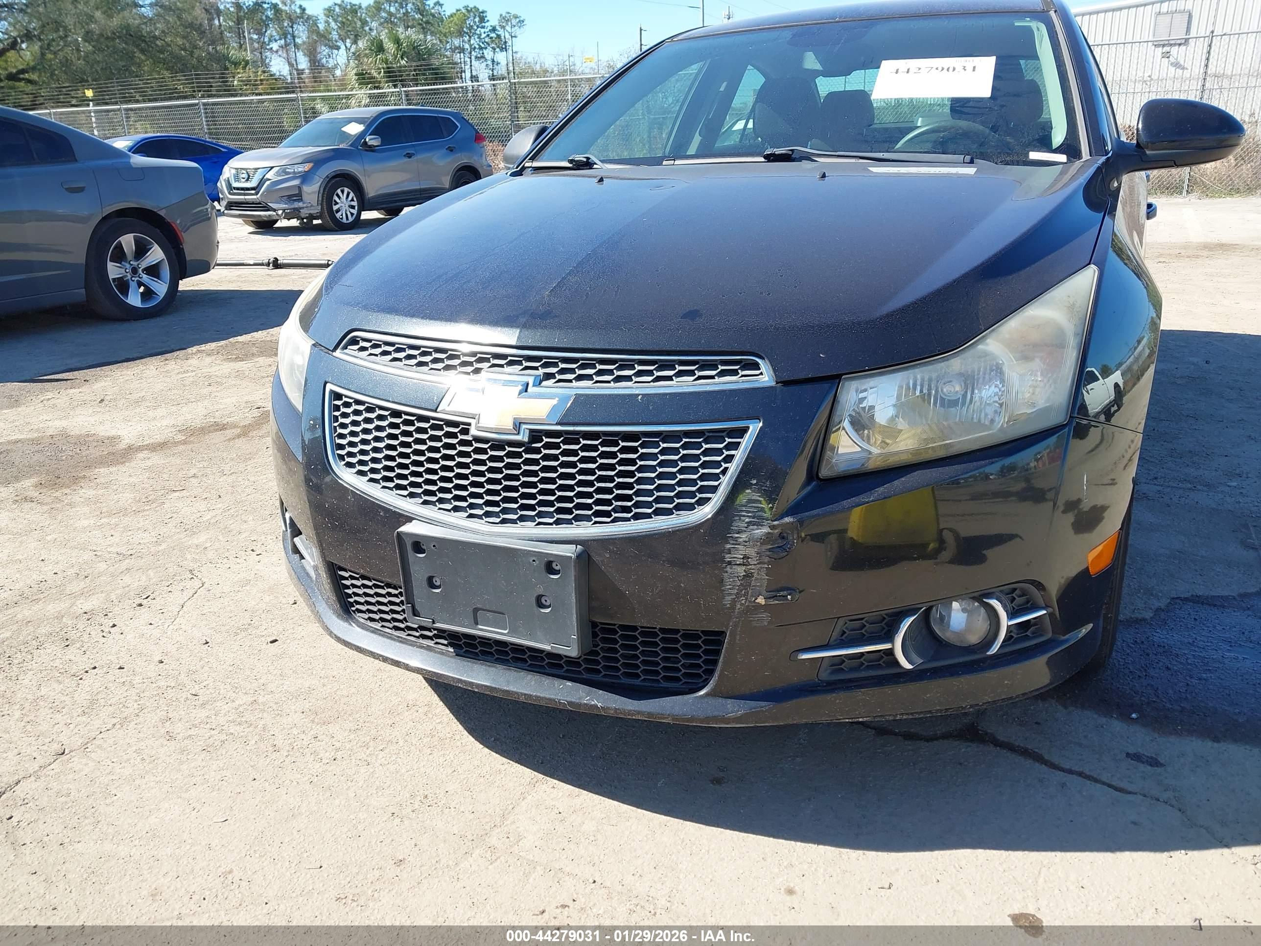 CHEVROLET CRUZE image 6