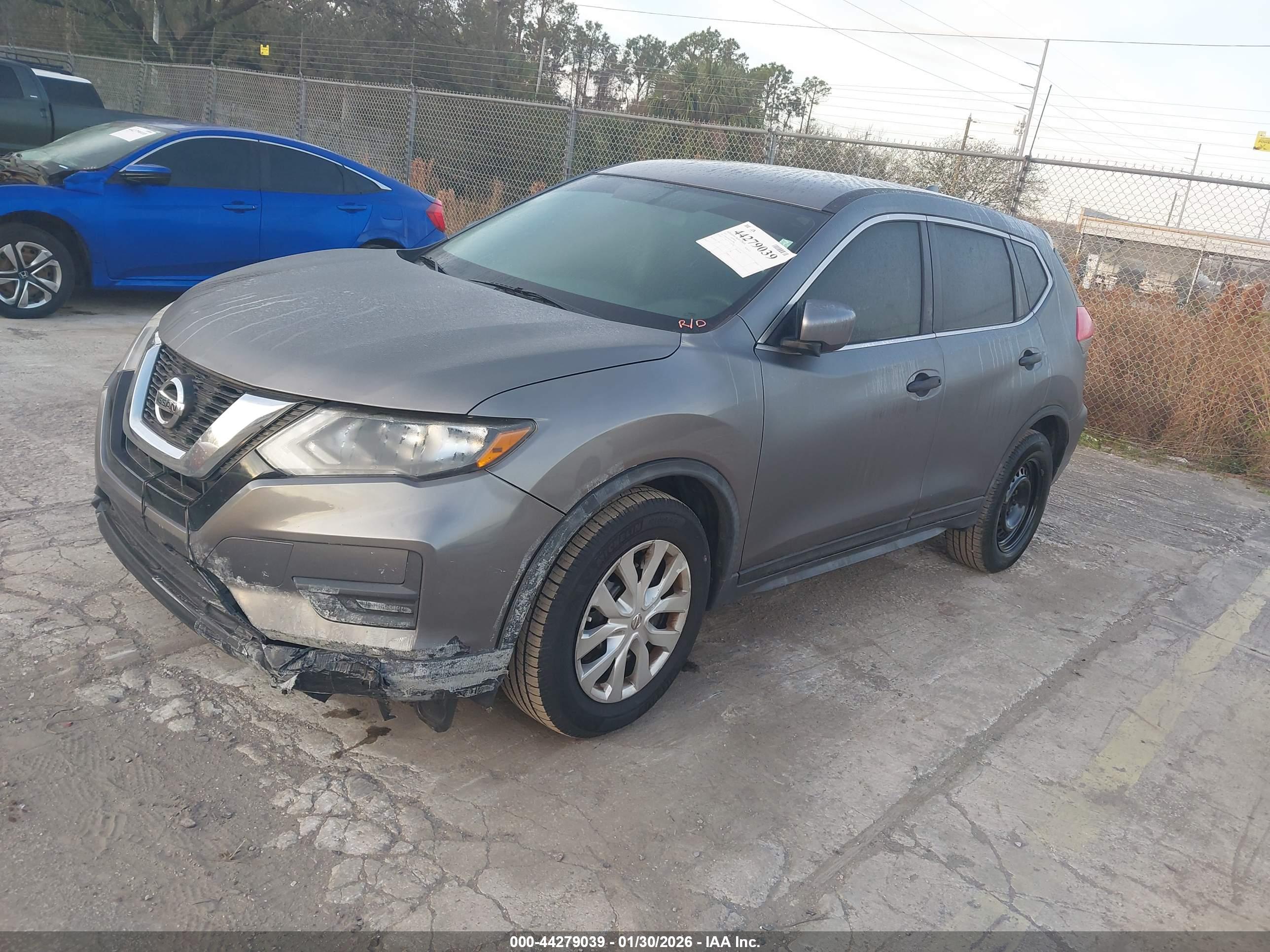 NISSAN ROGUE image 2