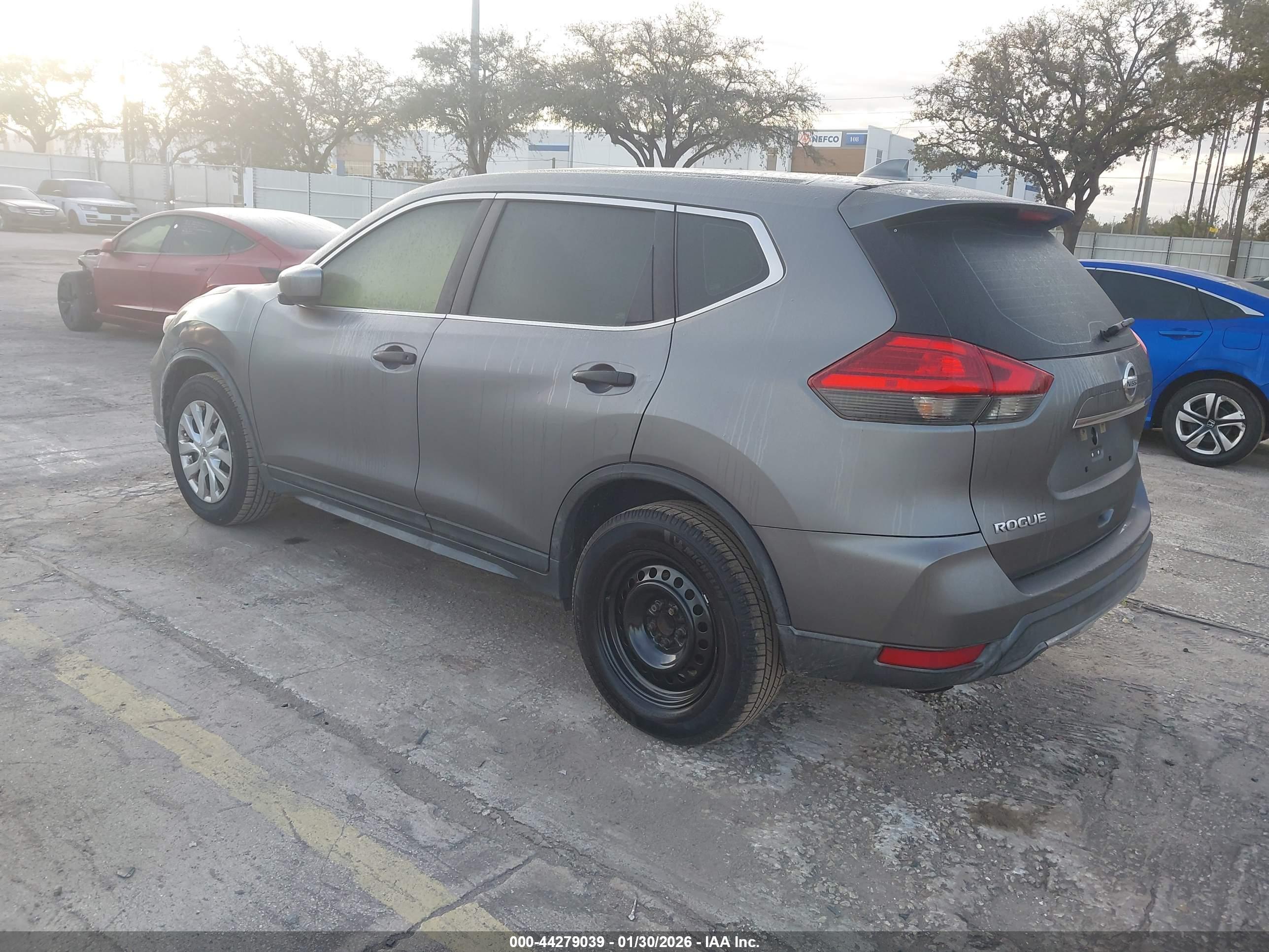 NISSAN ROGUE image 3