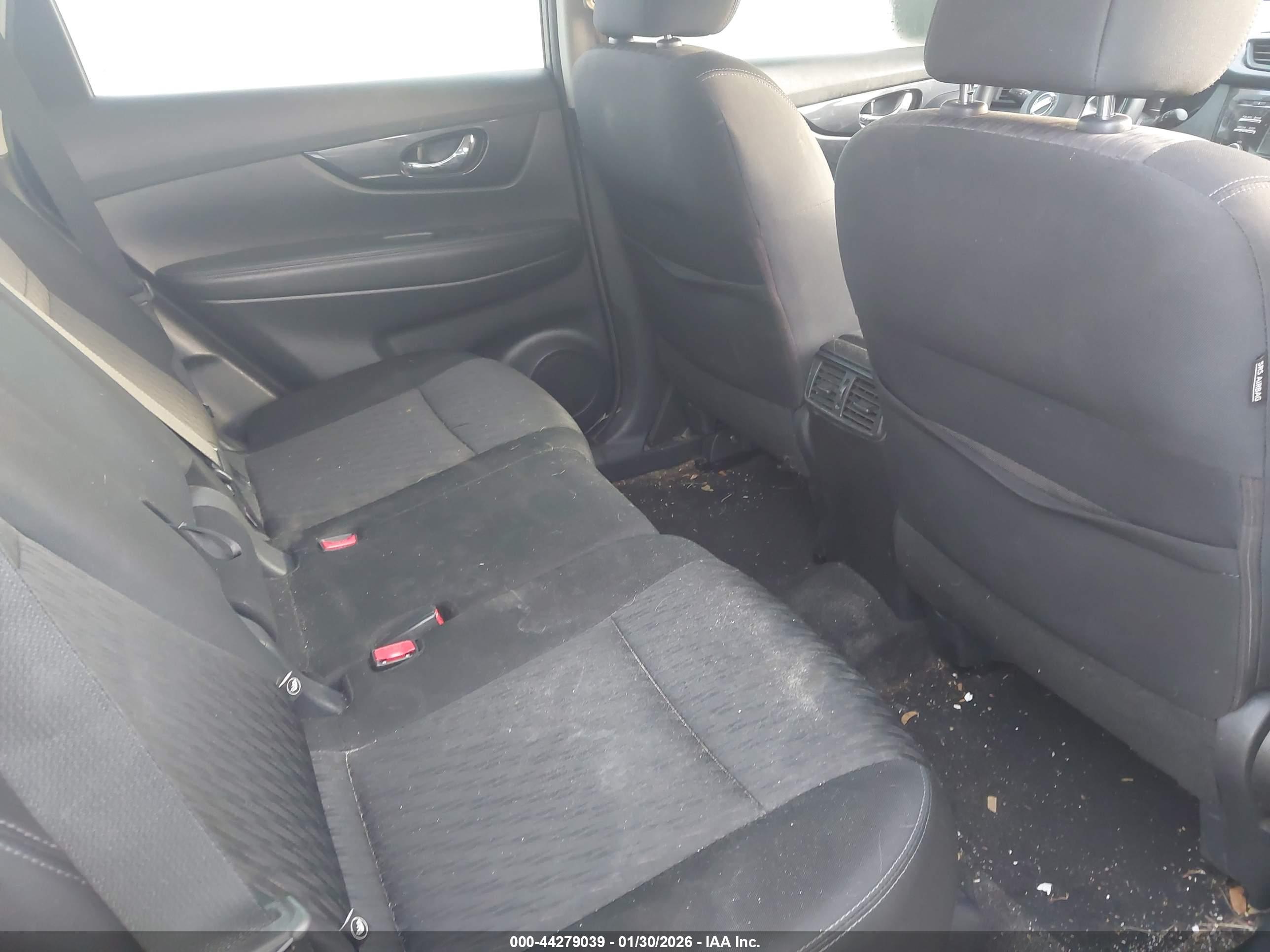 NISSAN ROGUE image 8