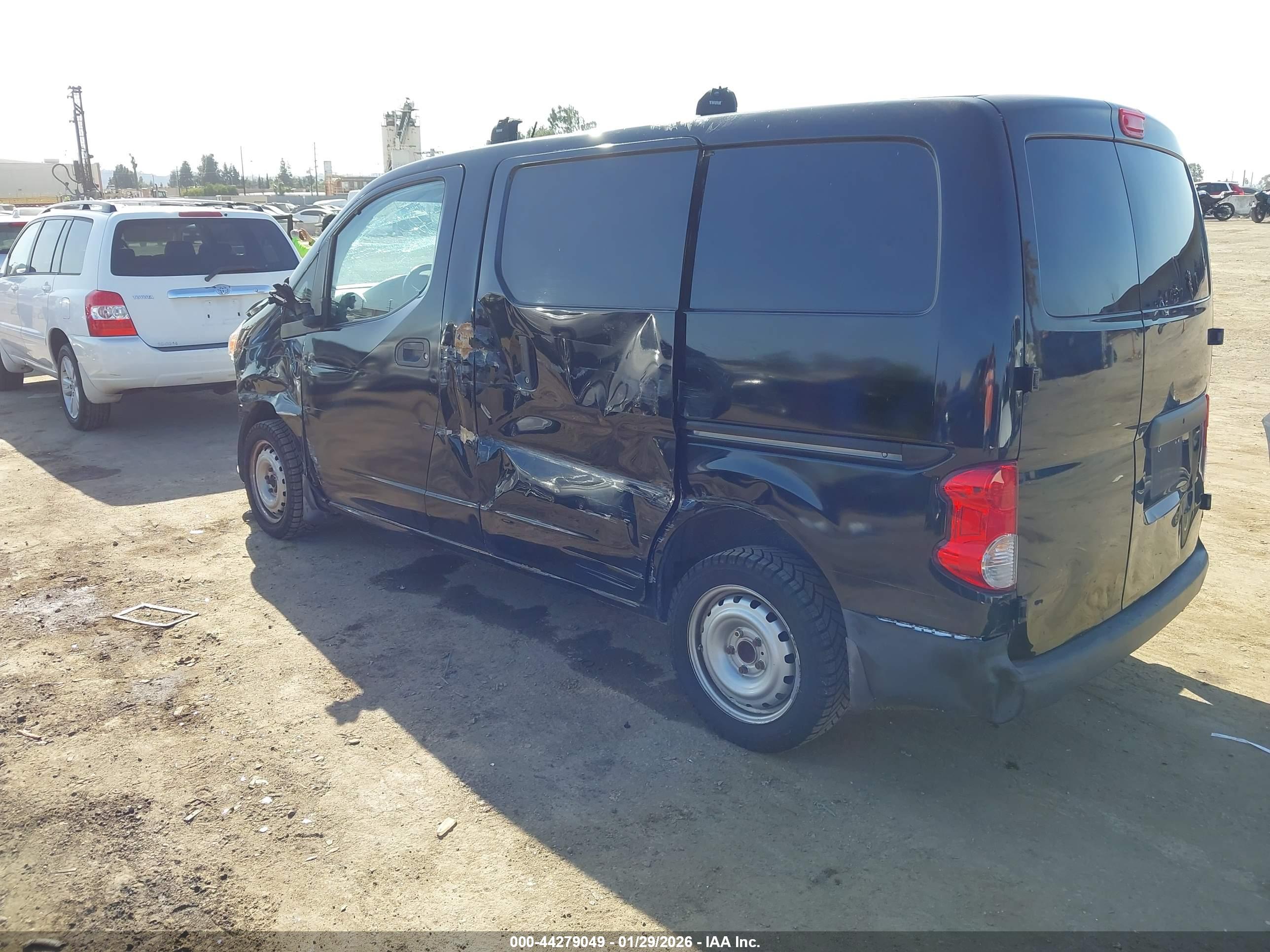 NISSAN NV200 image 3