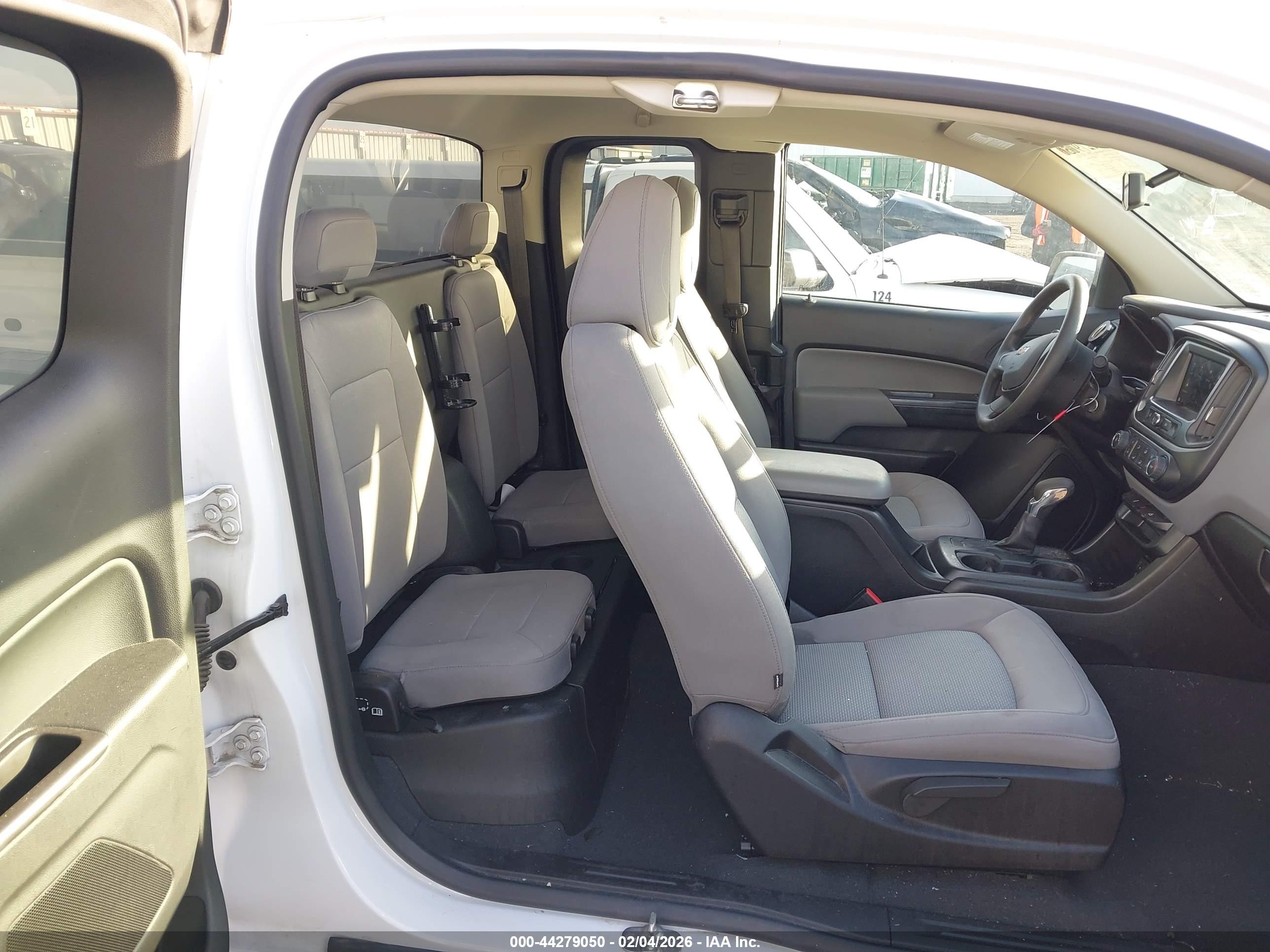 CHEVROLET COLORADO image 8