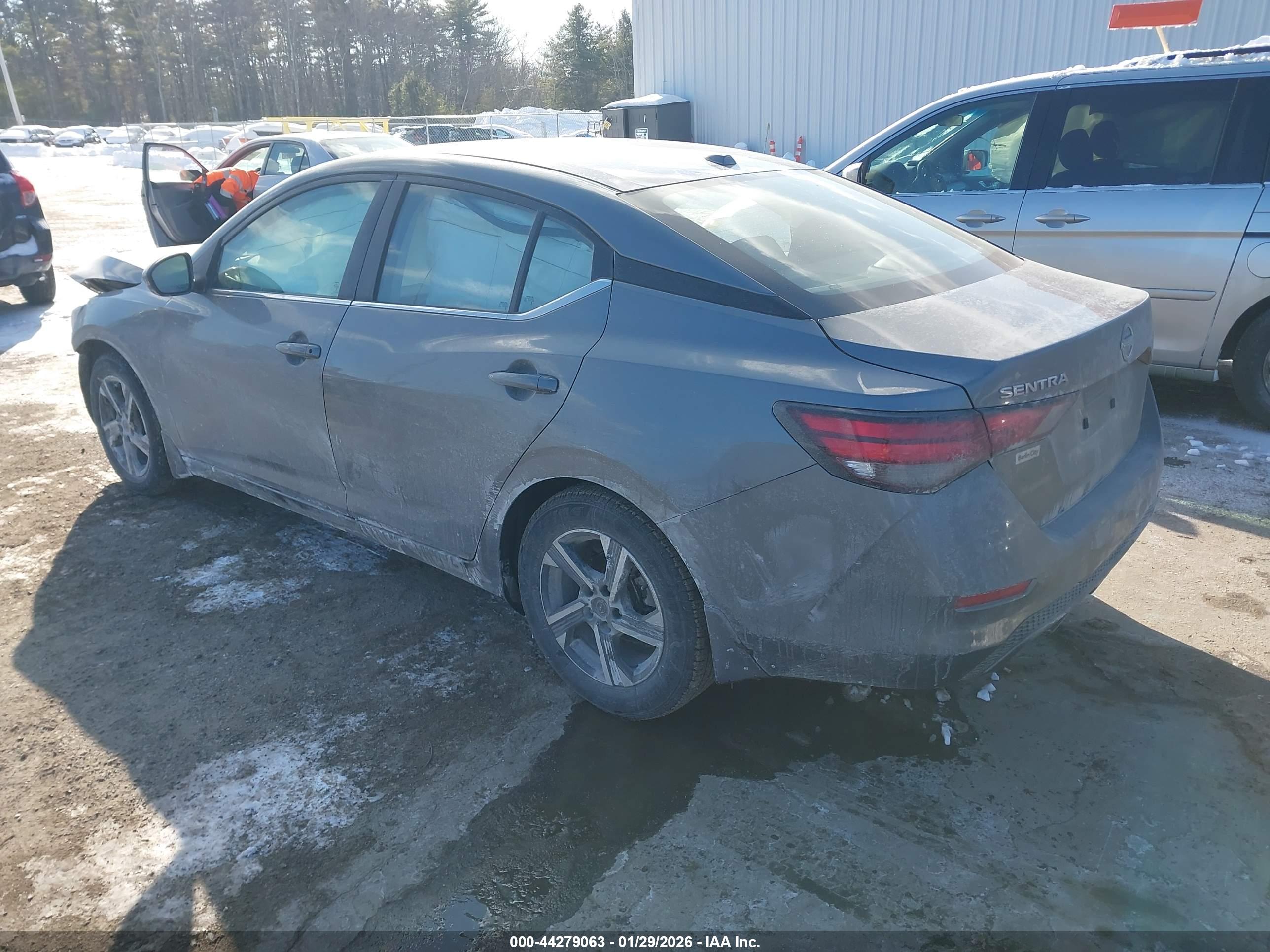 NISSAN SENTRA image 3