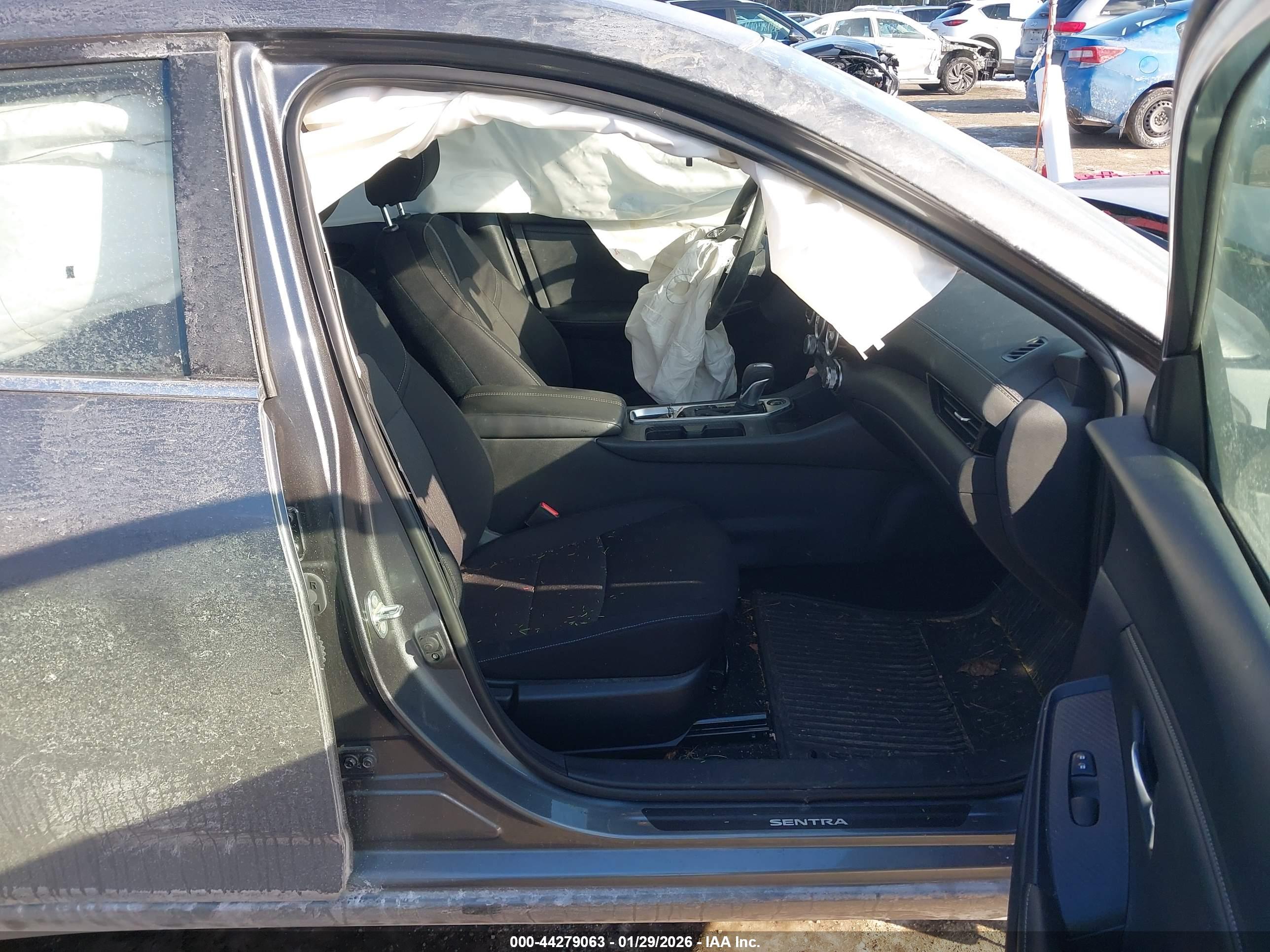 NISSAN SENTRA image 5