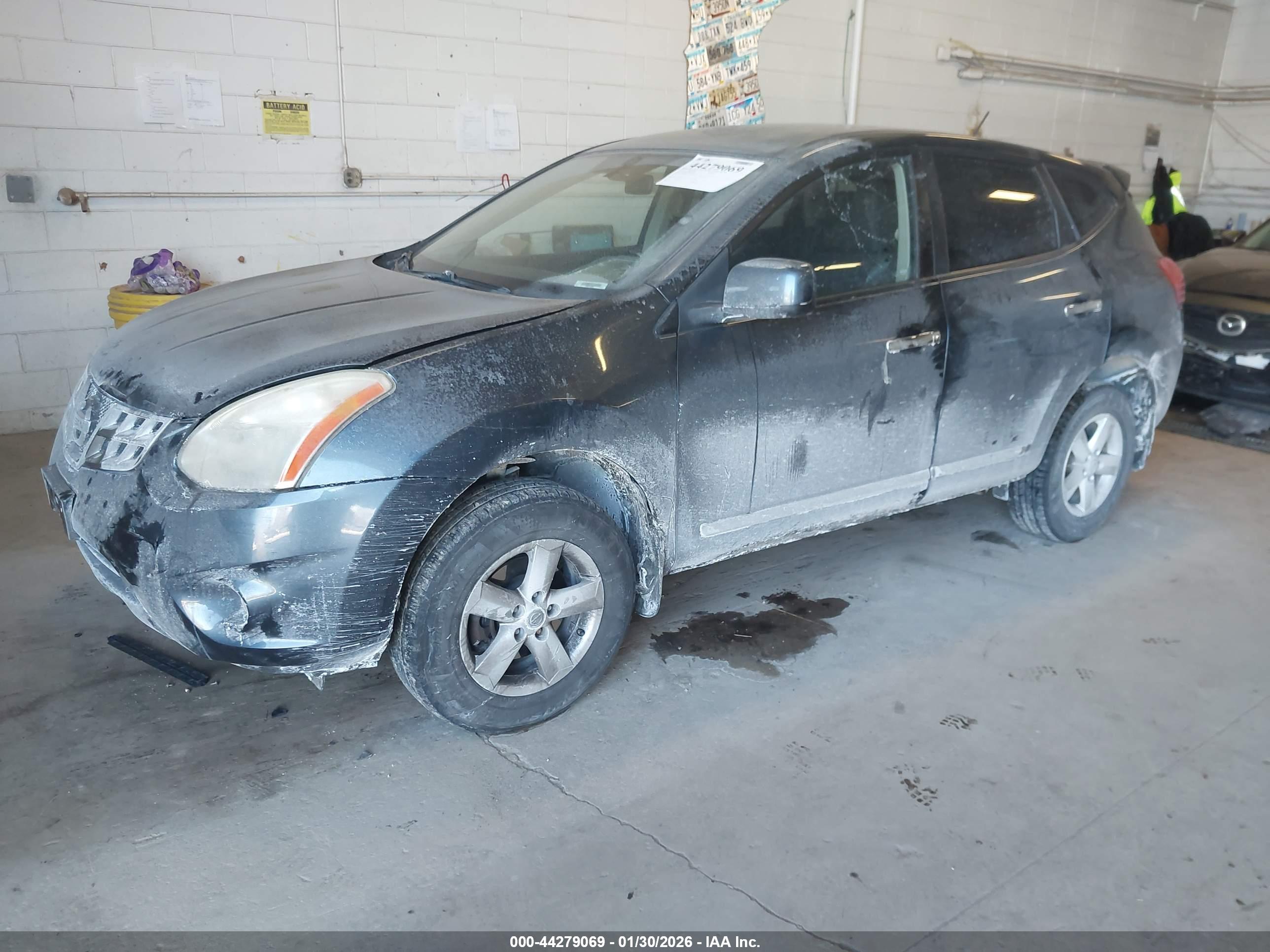NISSAN ROGUE image 2