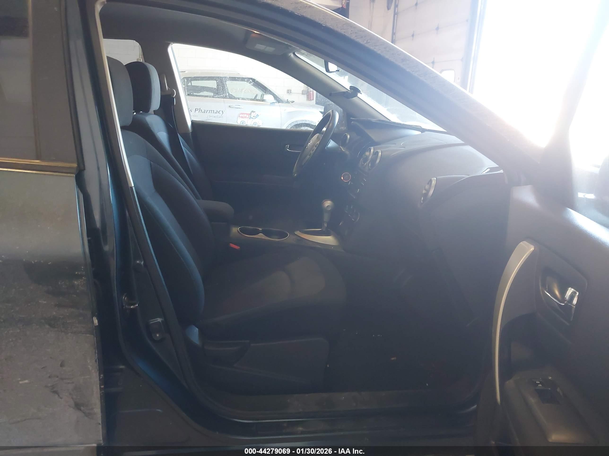 NISSAN ROGUE image 5
