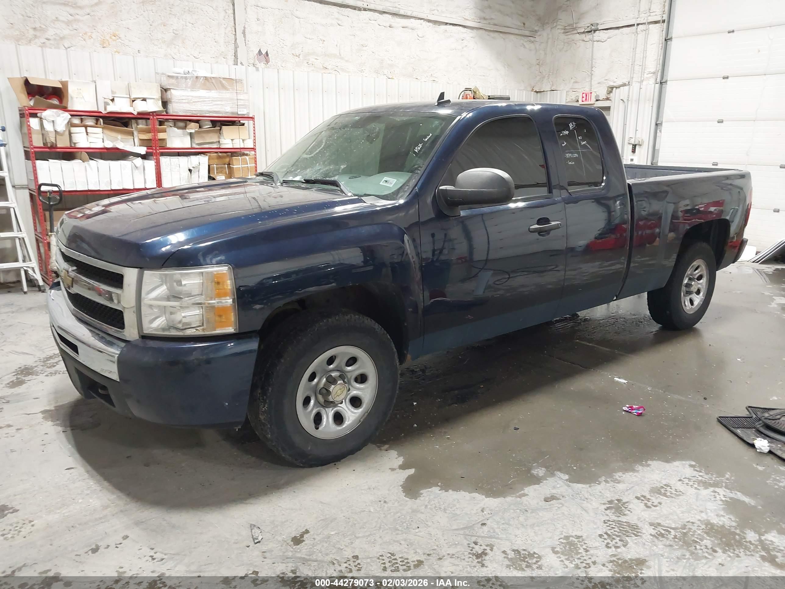 CHEVROLET SILVERADO image 2