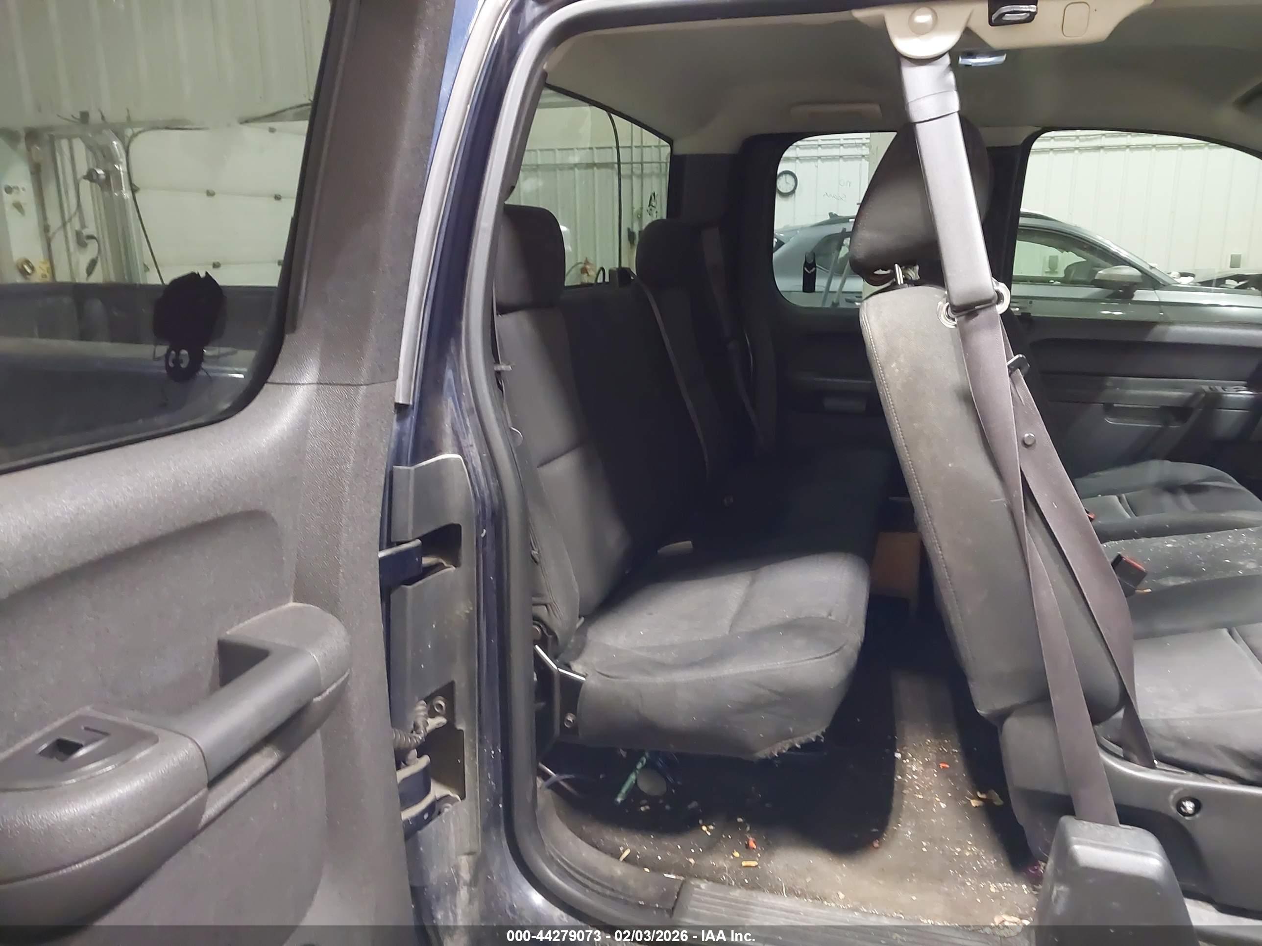 CHEVROLET SILVERADO image 8
