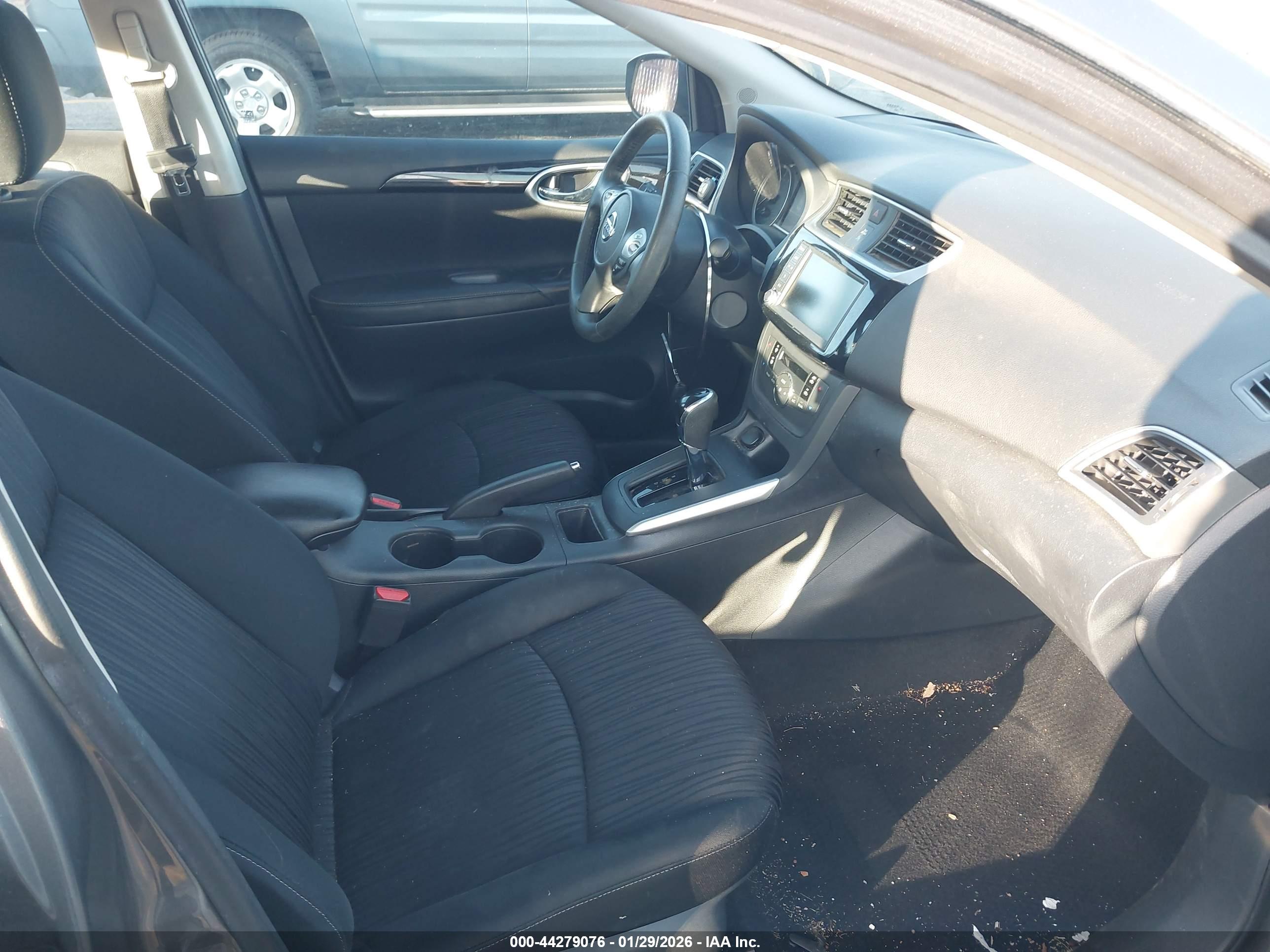 NISSAN SENTRA image 5