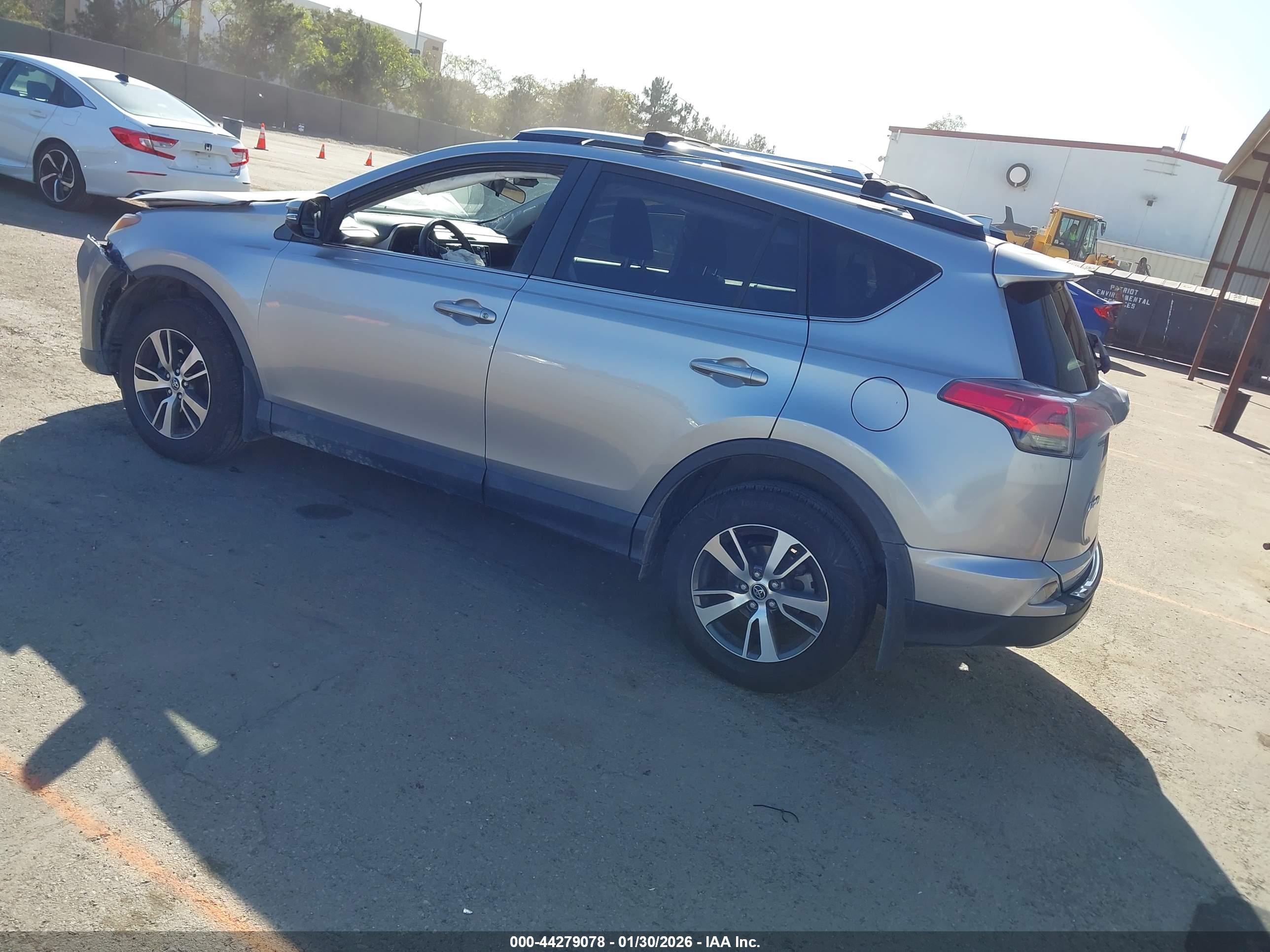 TOYOTA RAV4 image 3
