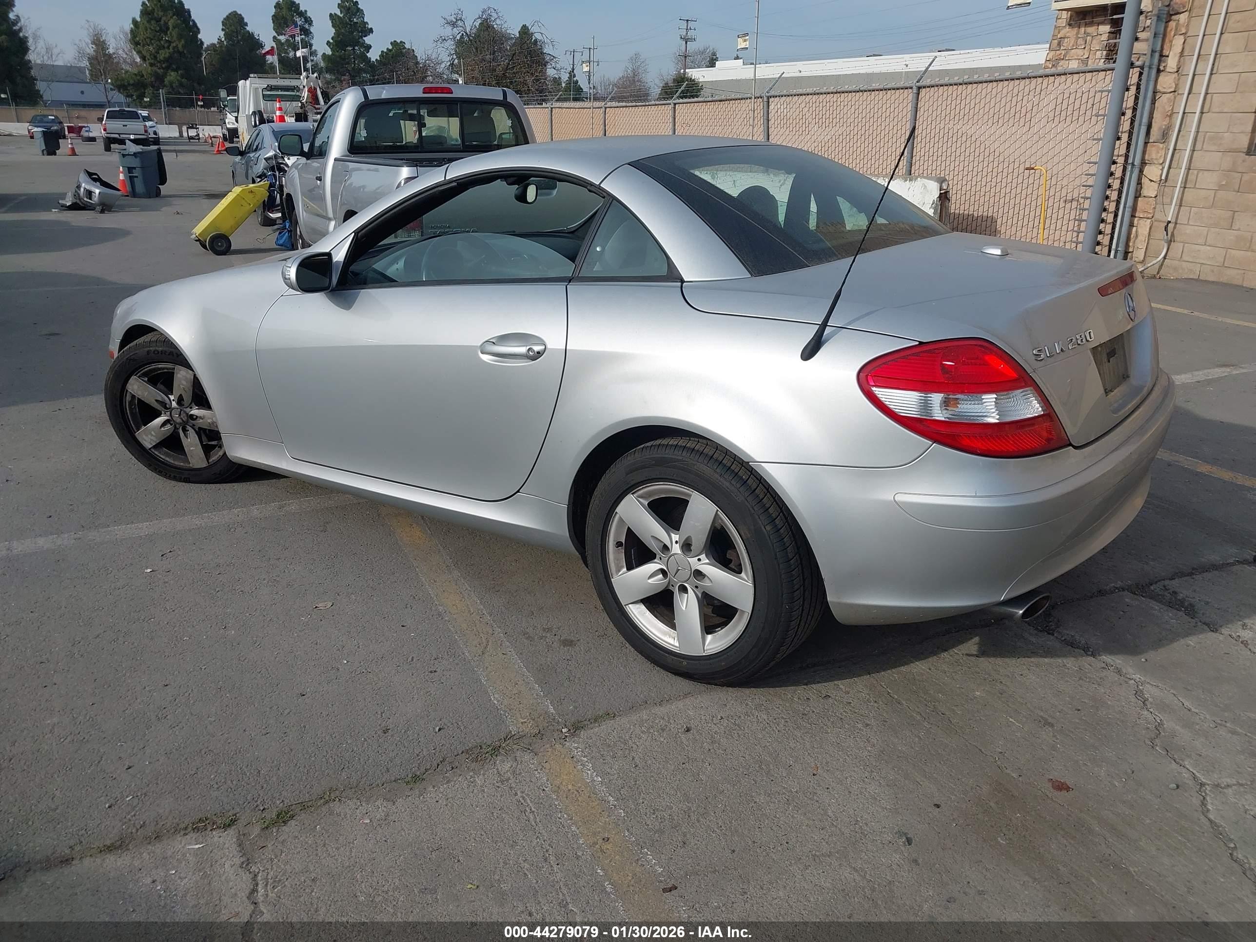 MERCEDES-BENZ SLK image 3