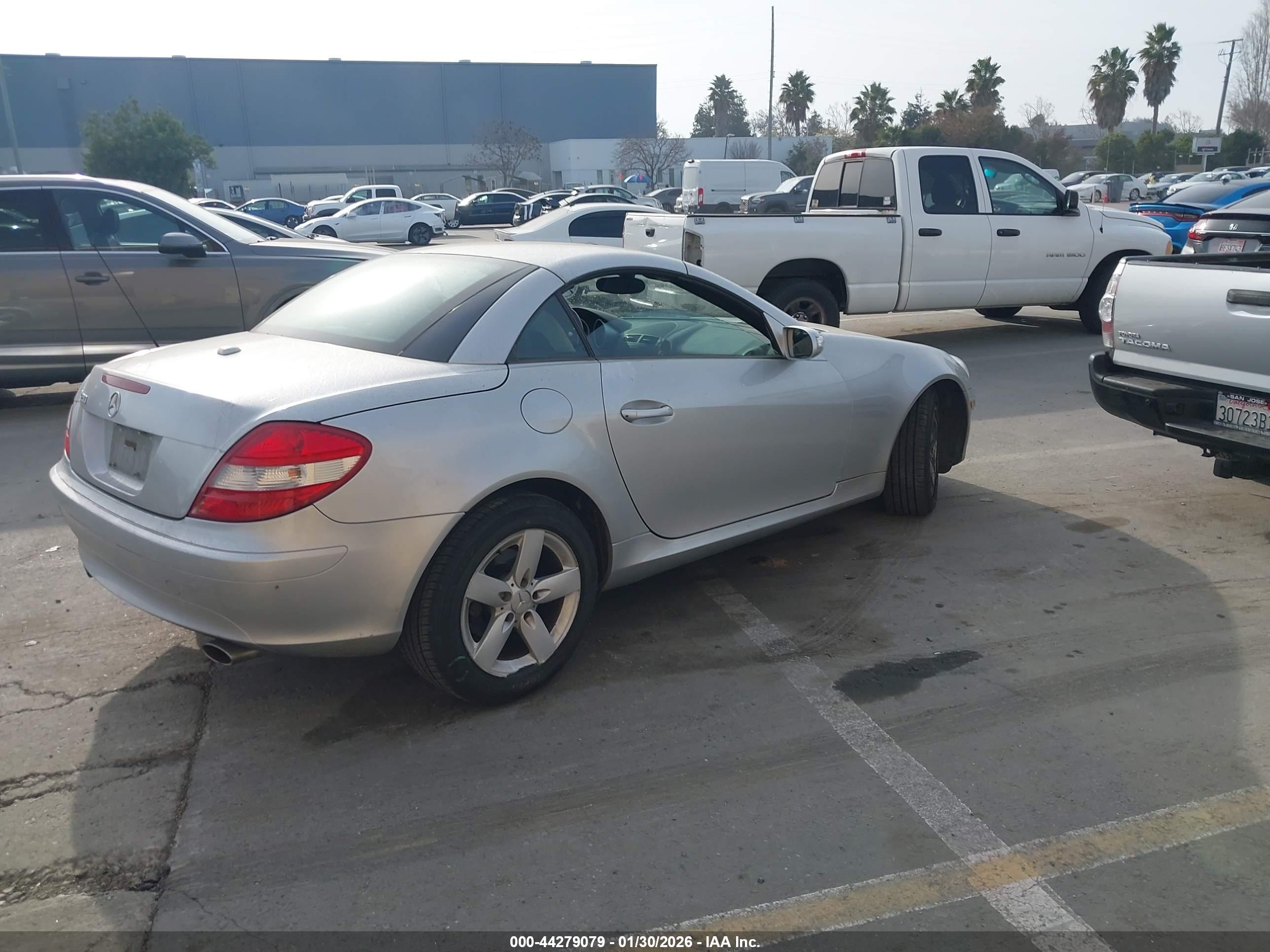 MERCEDES-BENZ SLK image 4