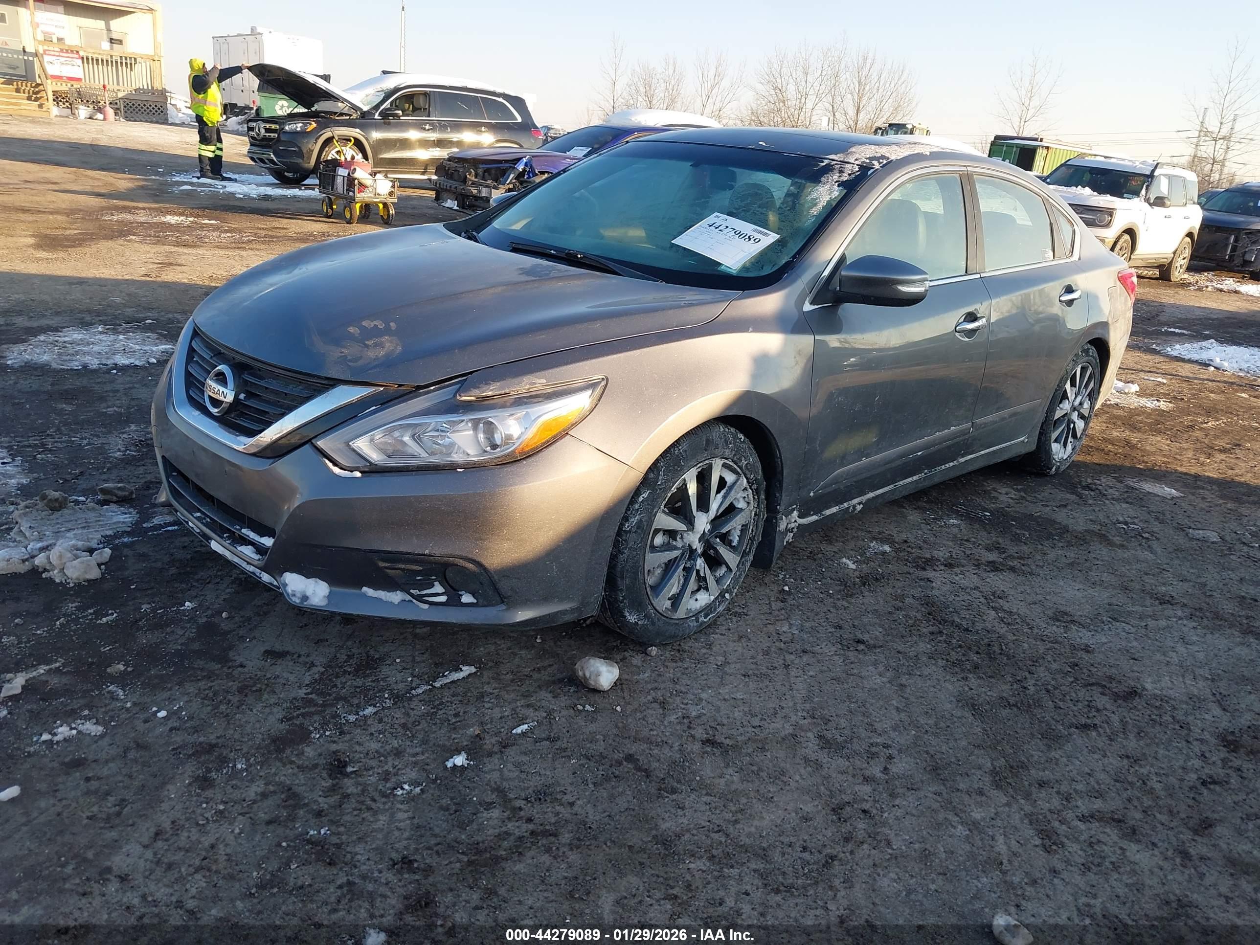 NISSAN ALTIMA image 2