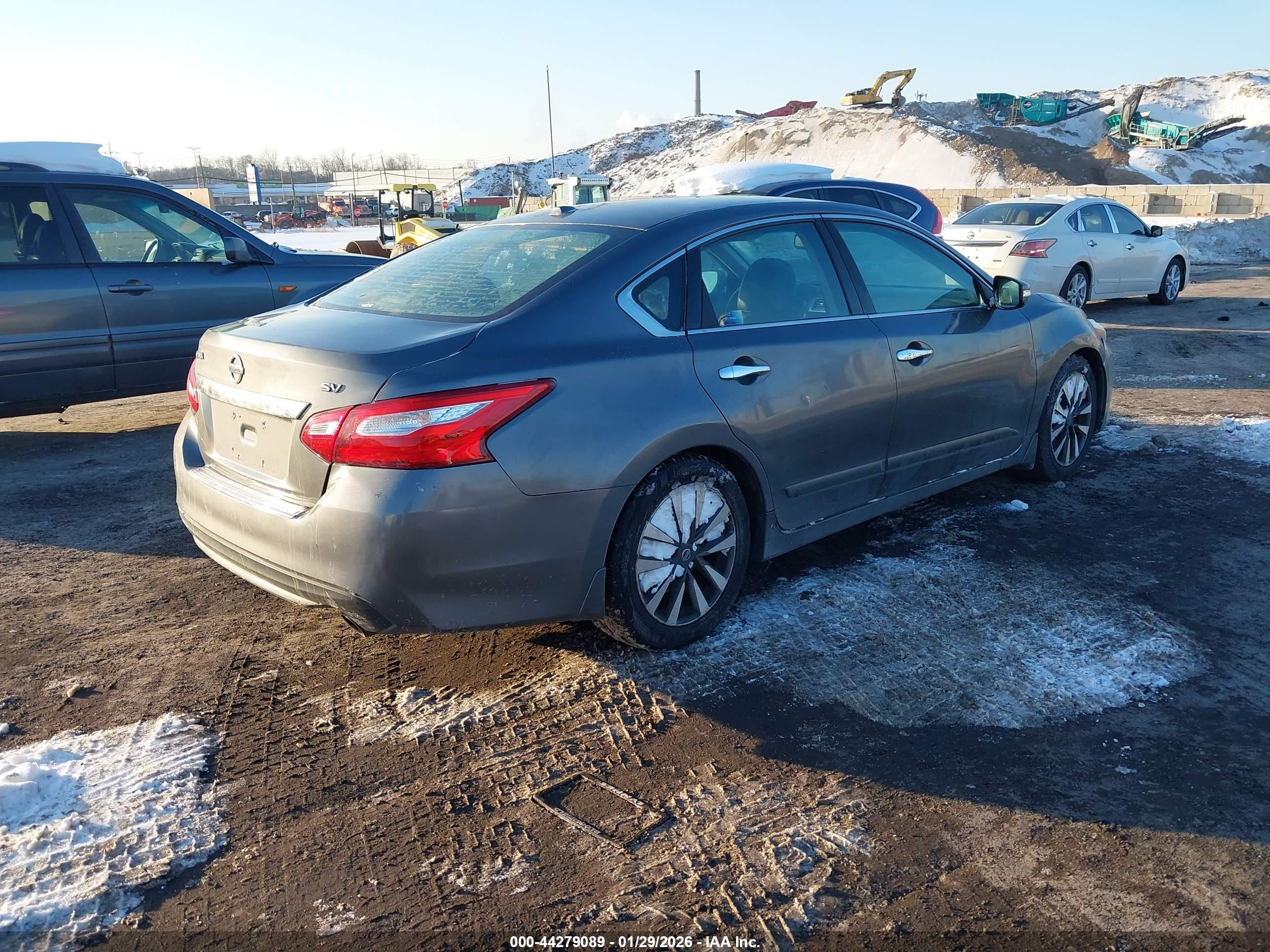 NISSAN ALTIMA image 4