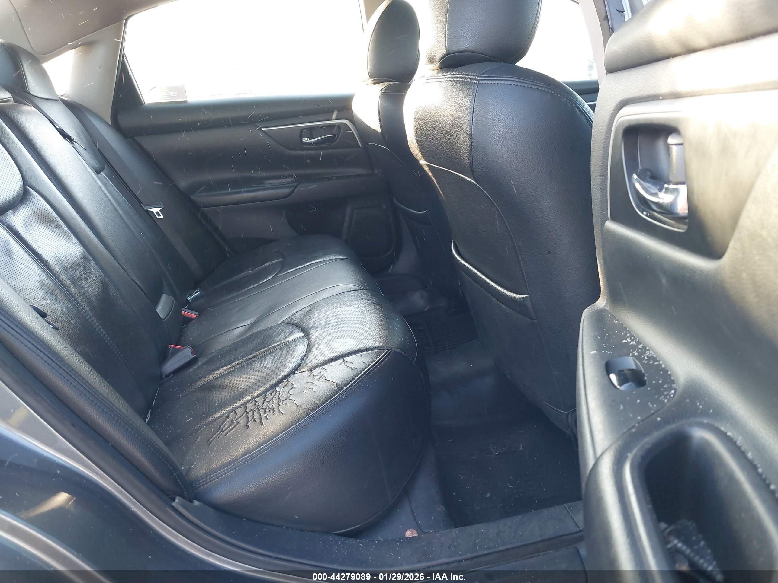 NISSAN ALTIMA image 8