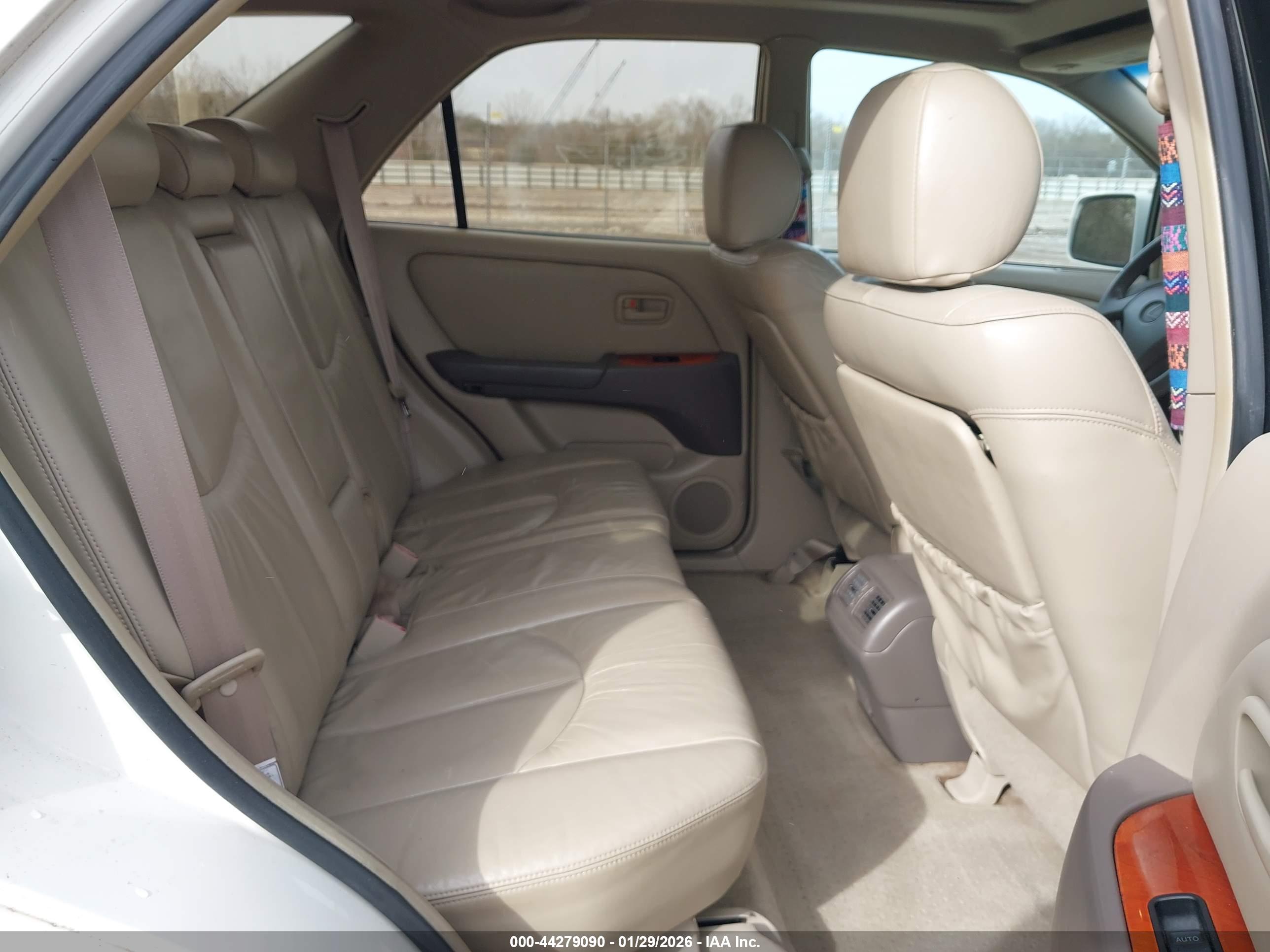 LEXUS RX image 8