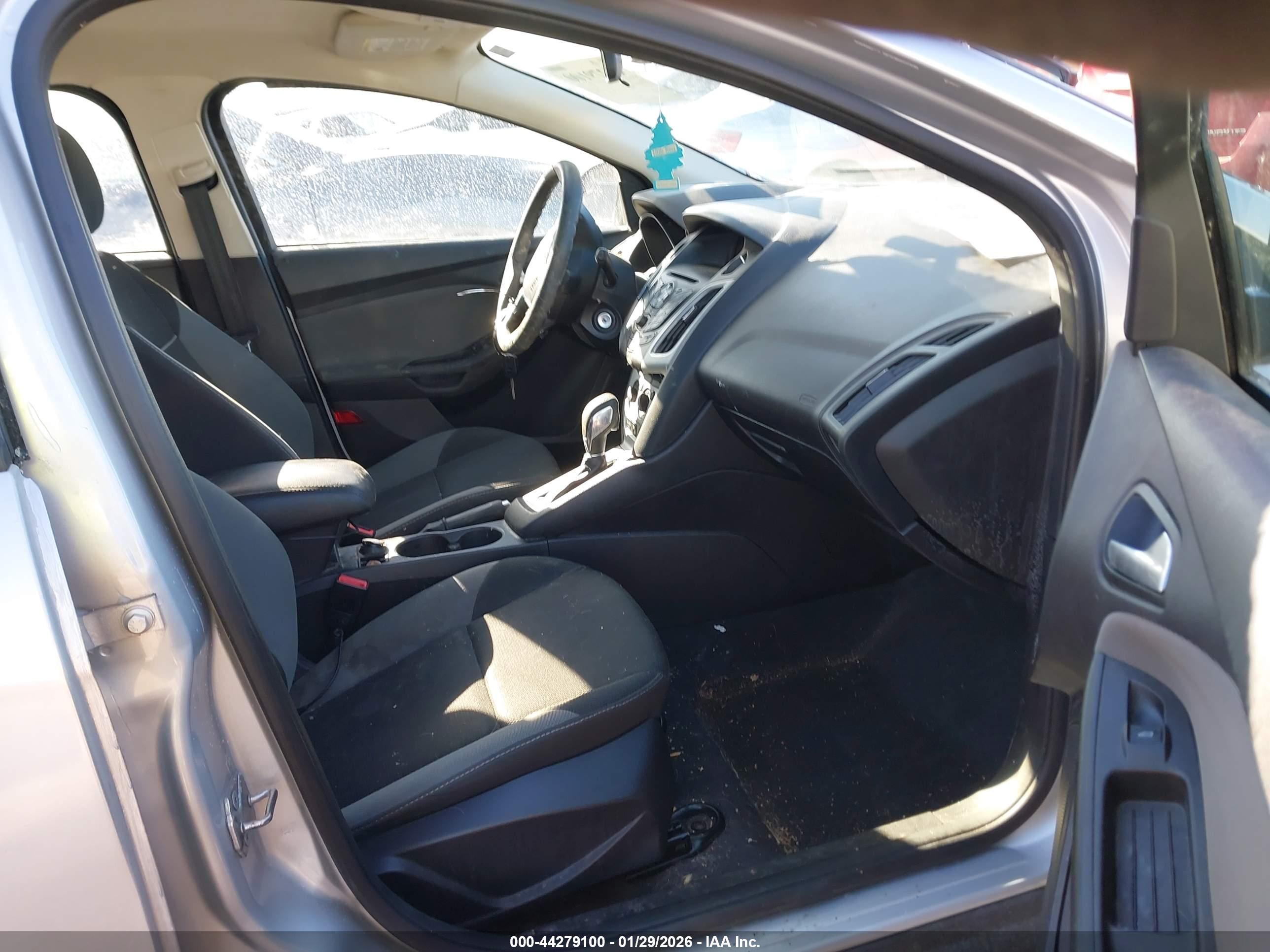 FORD FOCUS image 5