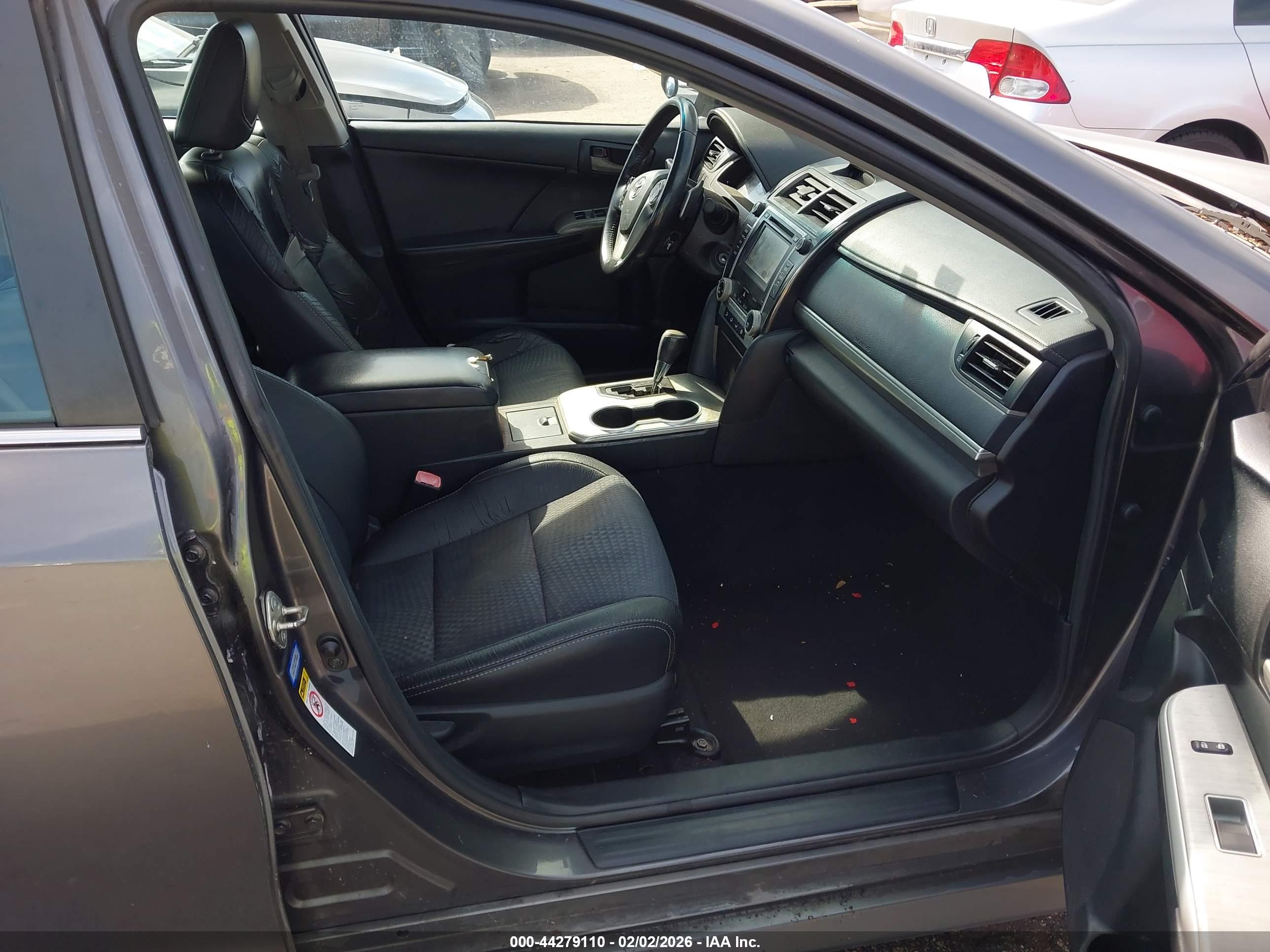 TOYOTA CAMRY image 5