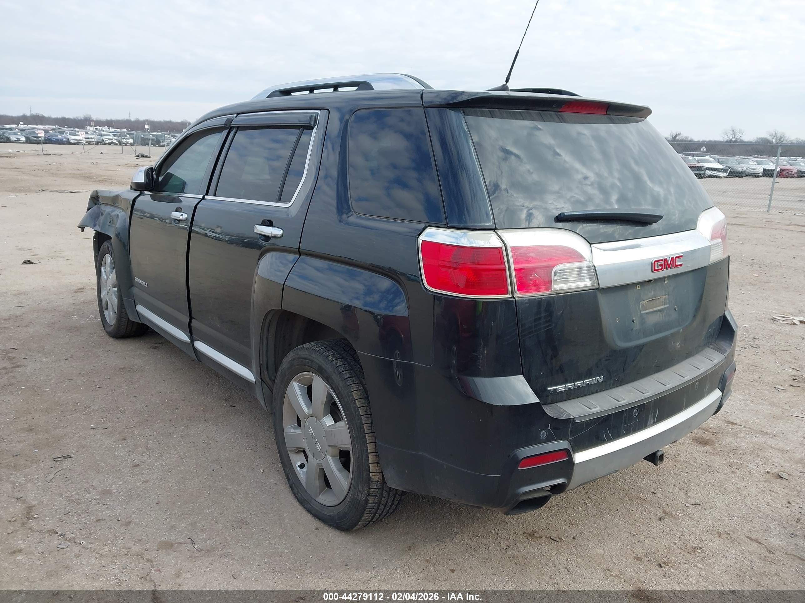 GMC TERRAIN image 3