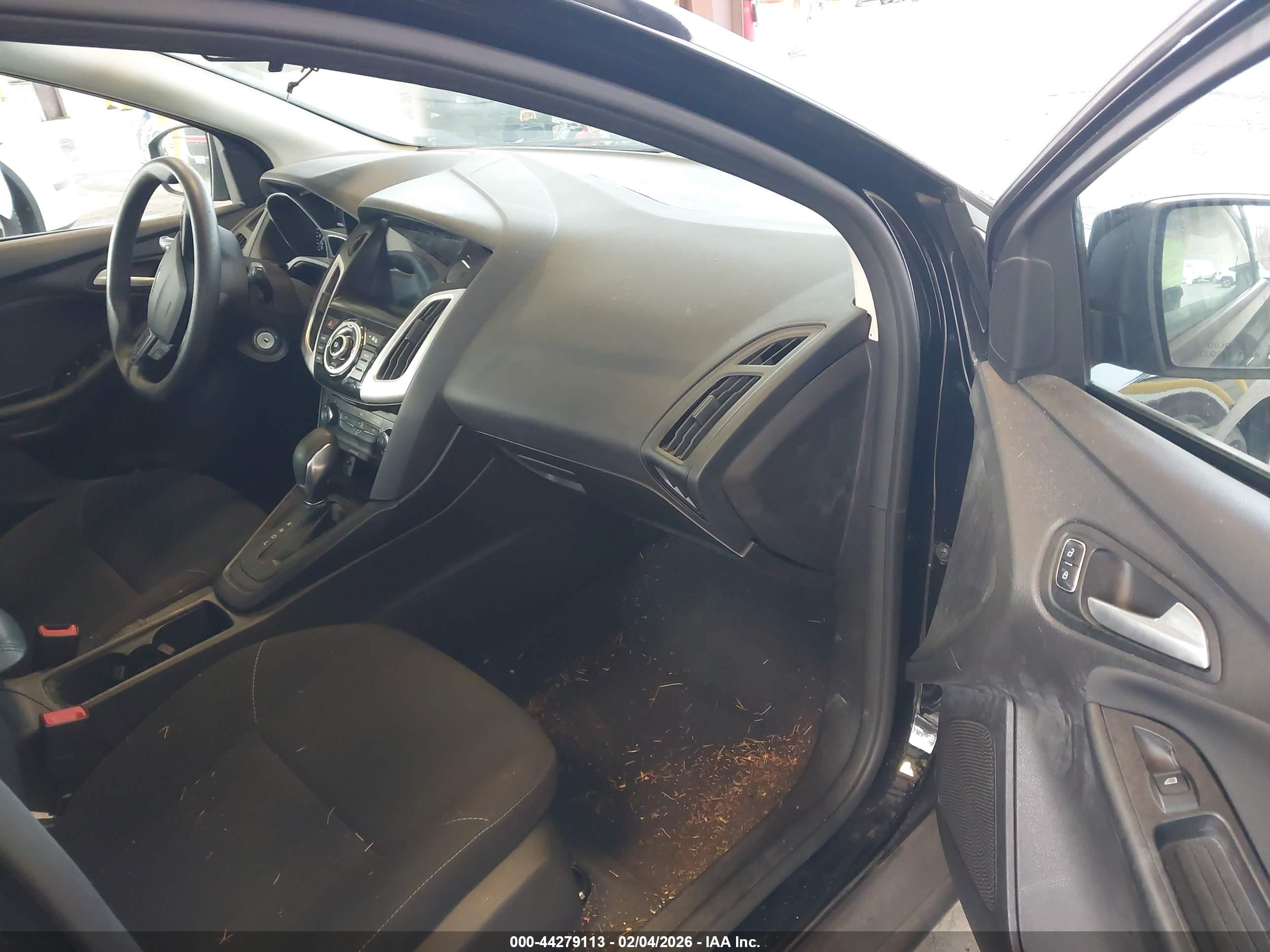 FORD FOCUS image 5