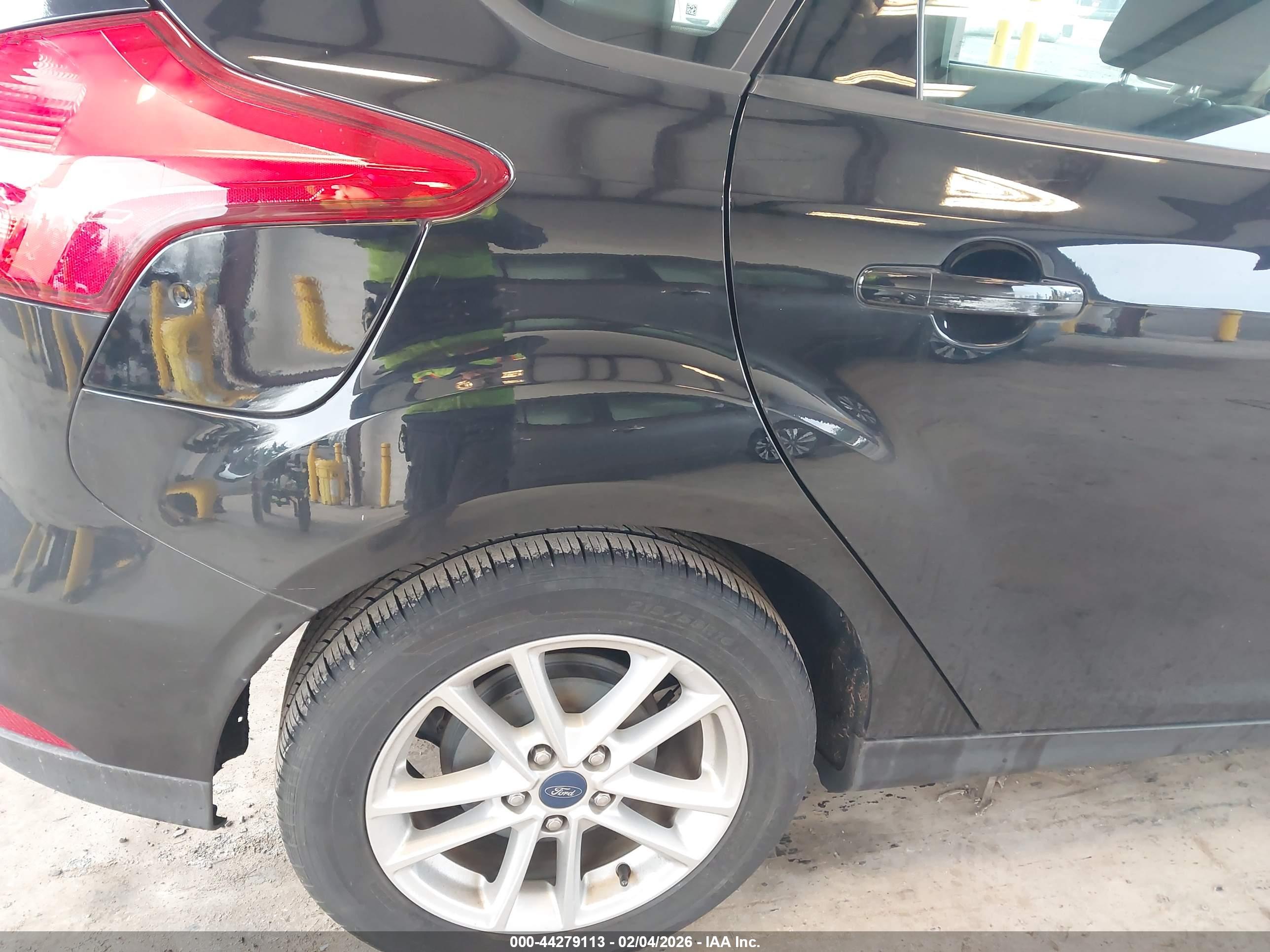 FORD FOCUS image 6