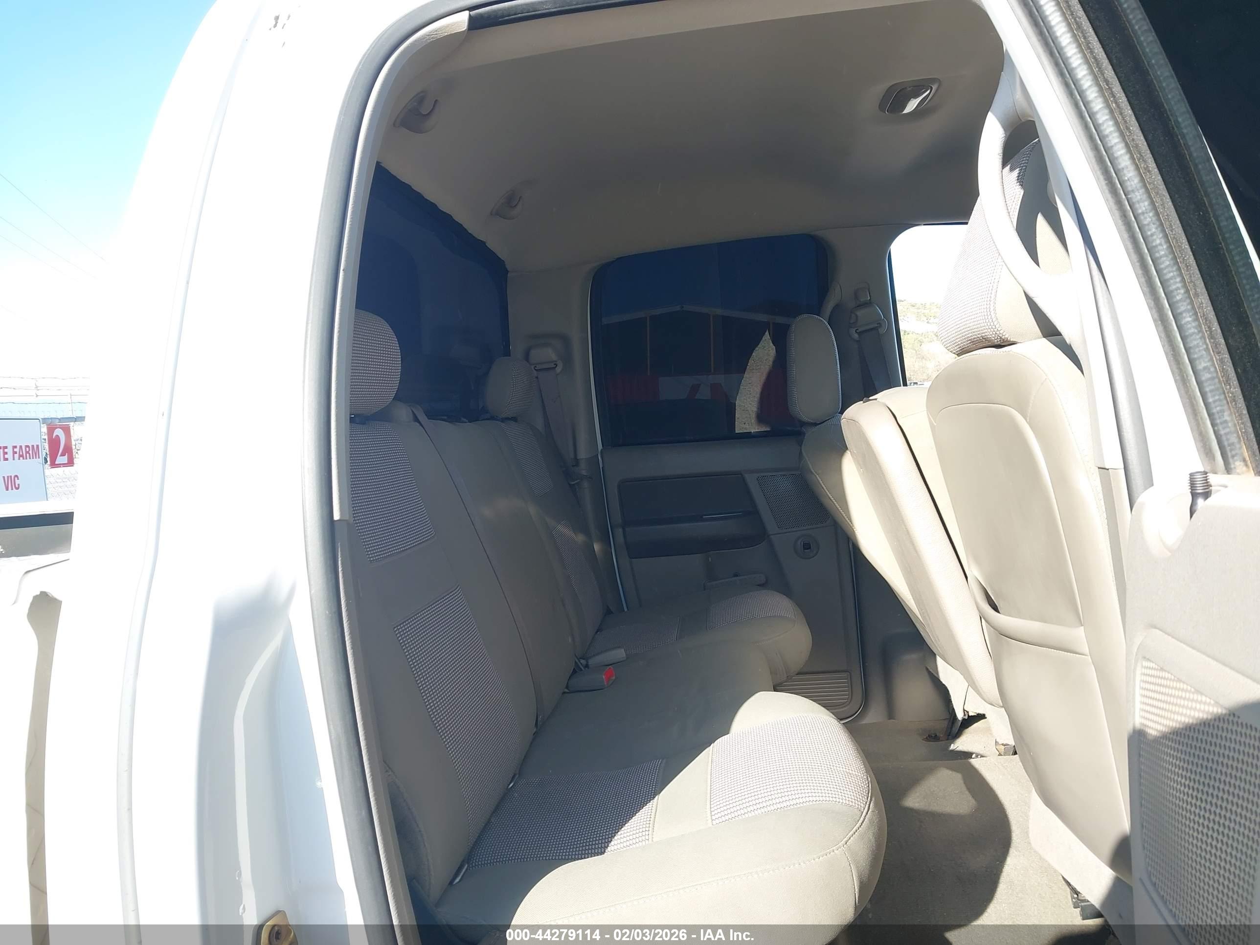 DODGE RAM image 8
