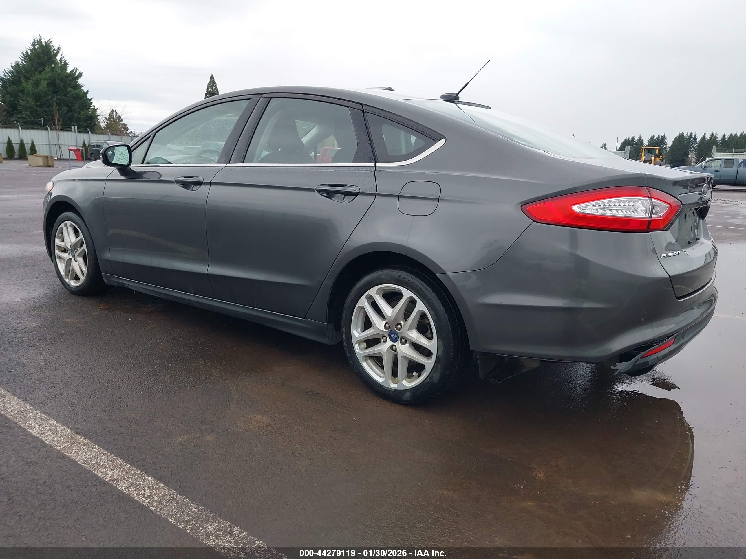 FORD FUSION image 3