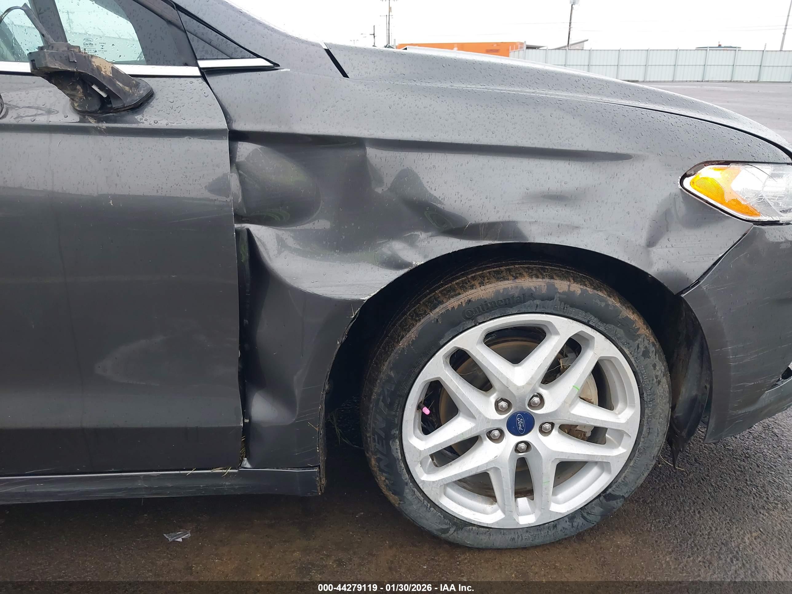 FORD FUSION image 6