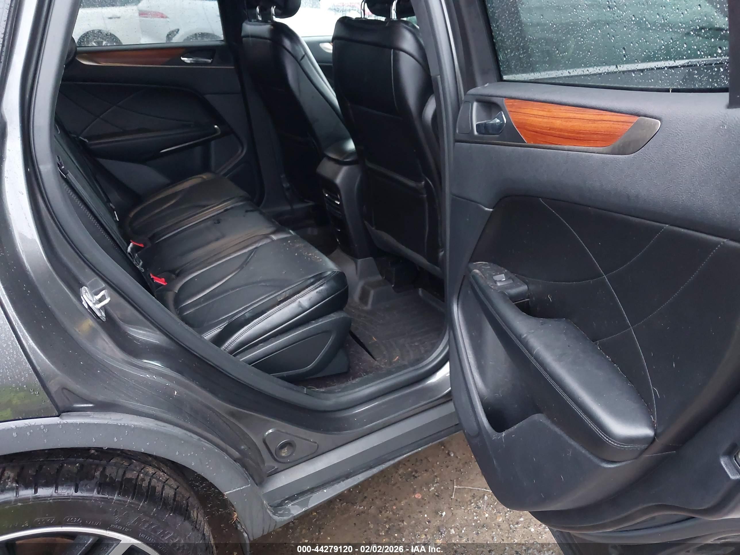 LINCOLN MKC image 8