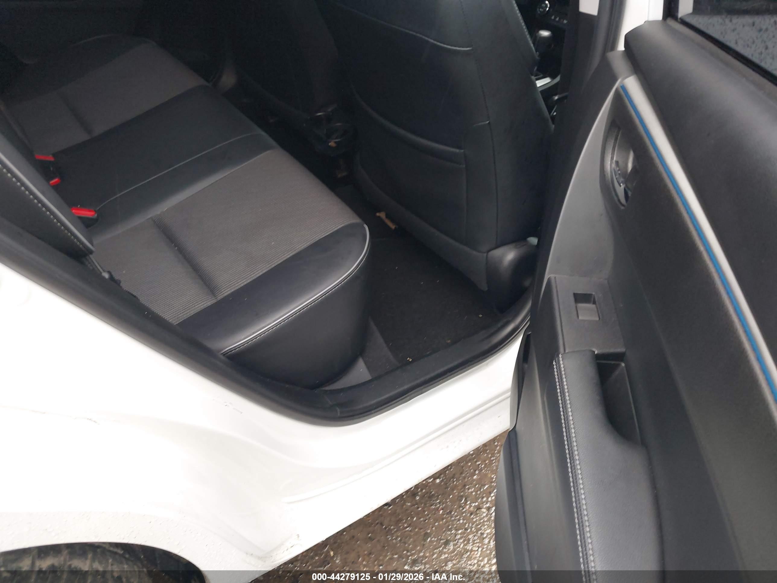 TOYOTA COROLLA image 8