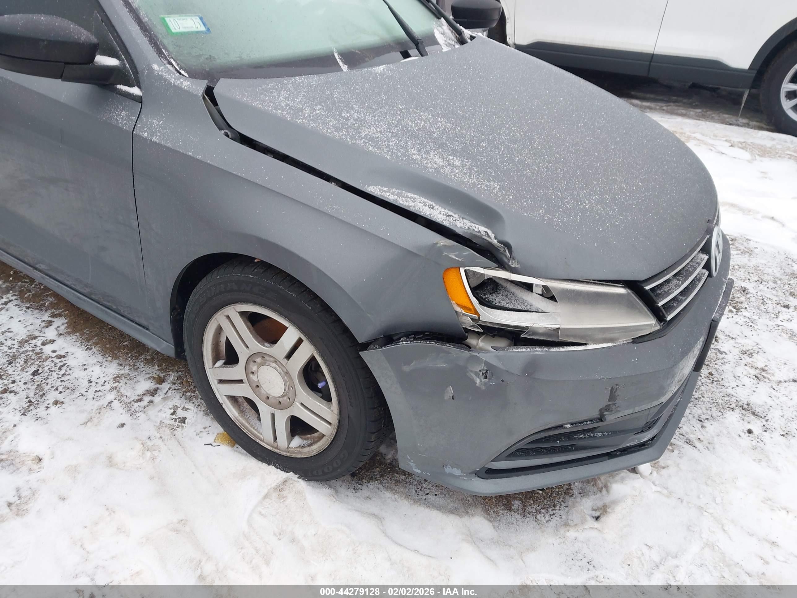 VOLKSWAGEN JETTA image 6