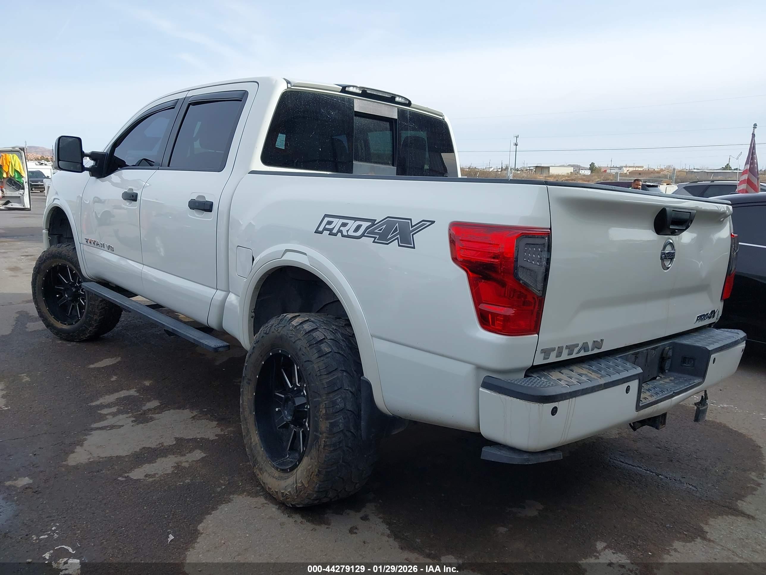 NISSAN TITAN image 3
