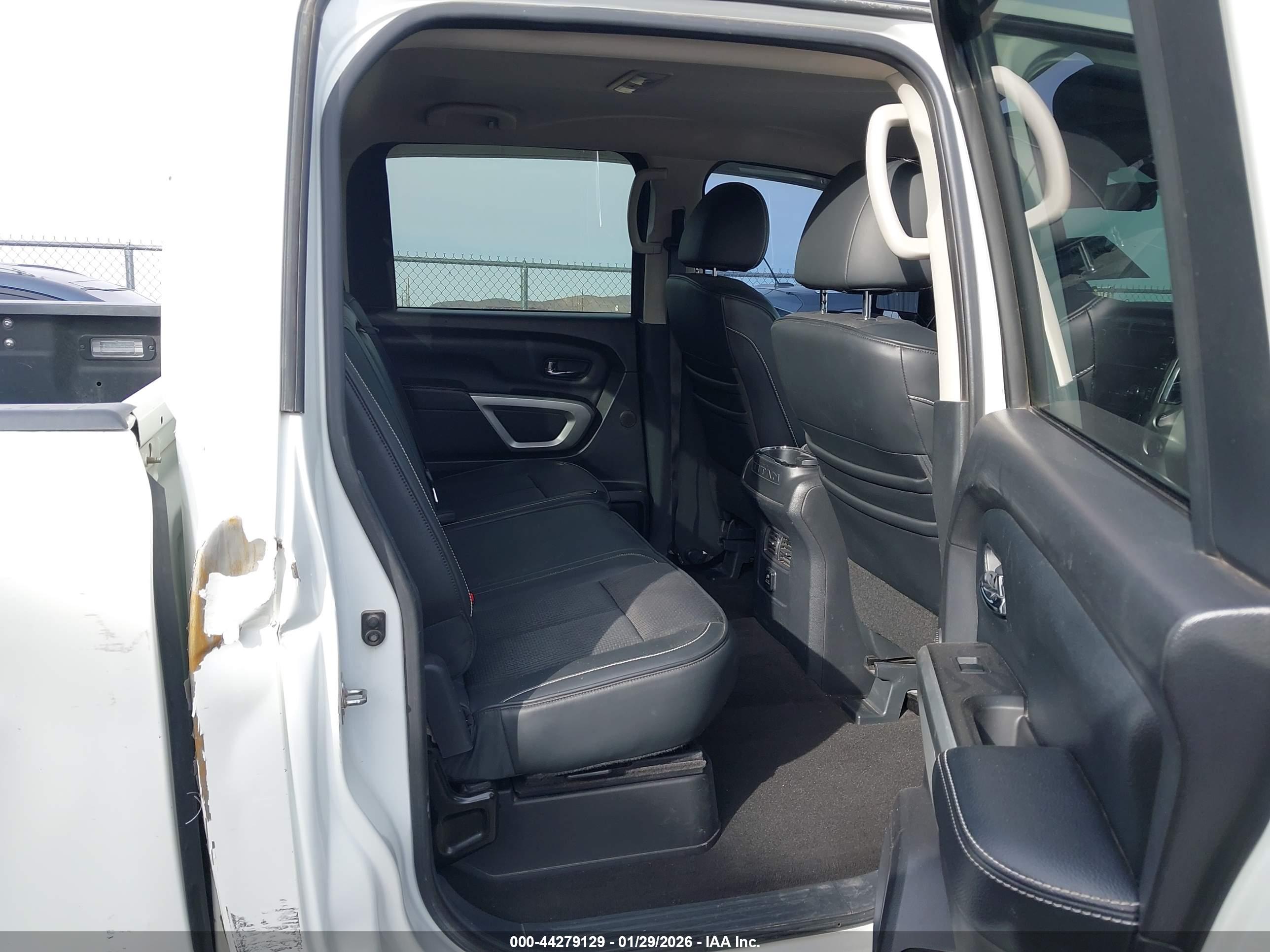 NISSAN TITAN image 8