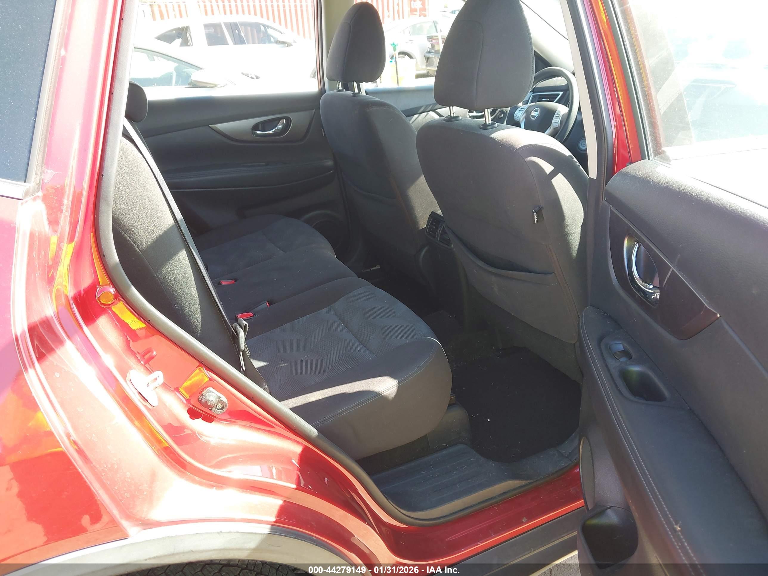 NISSAN ROGUE image 8