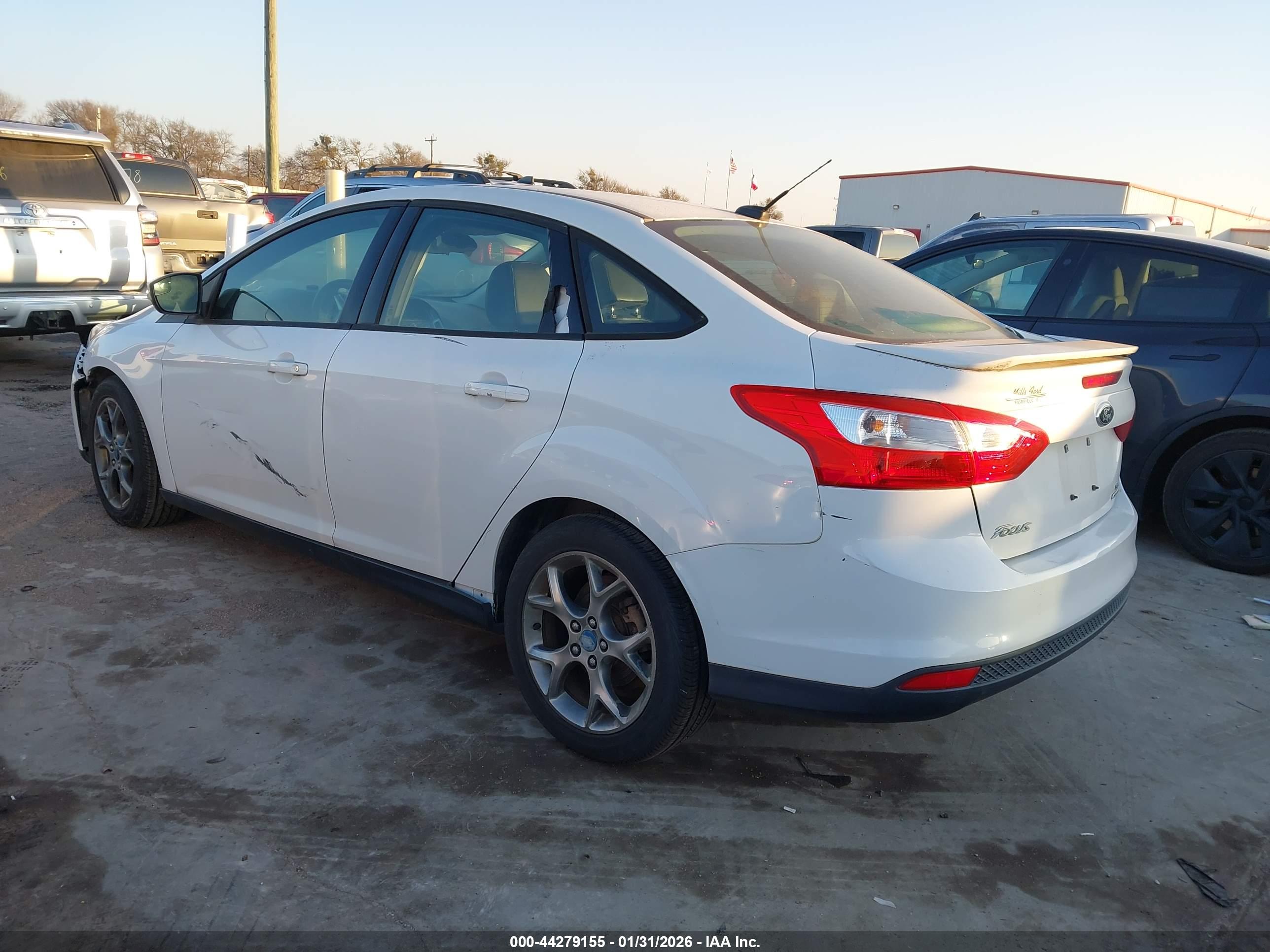 FORD FOCUS image 3