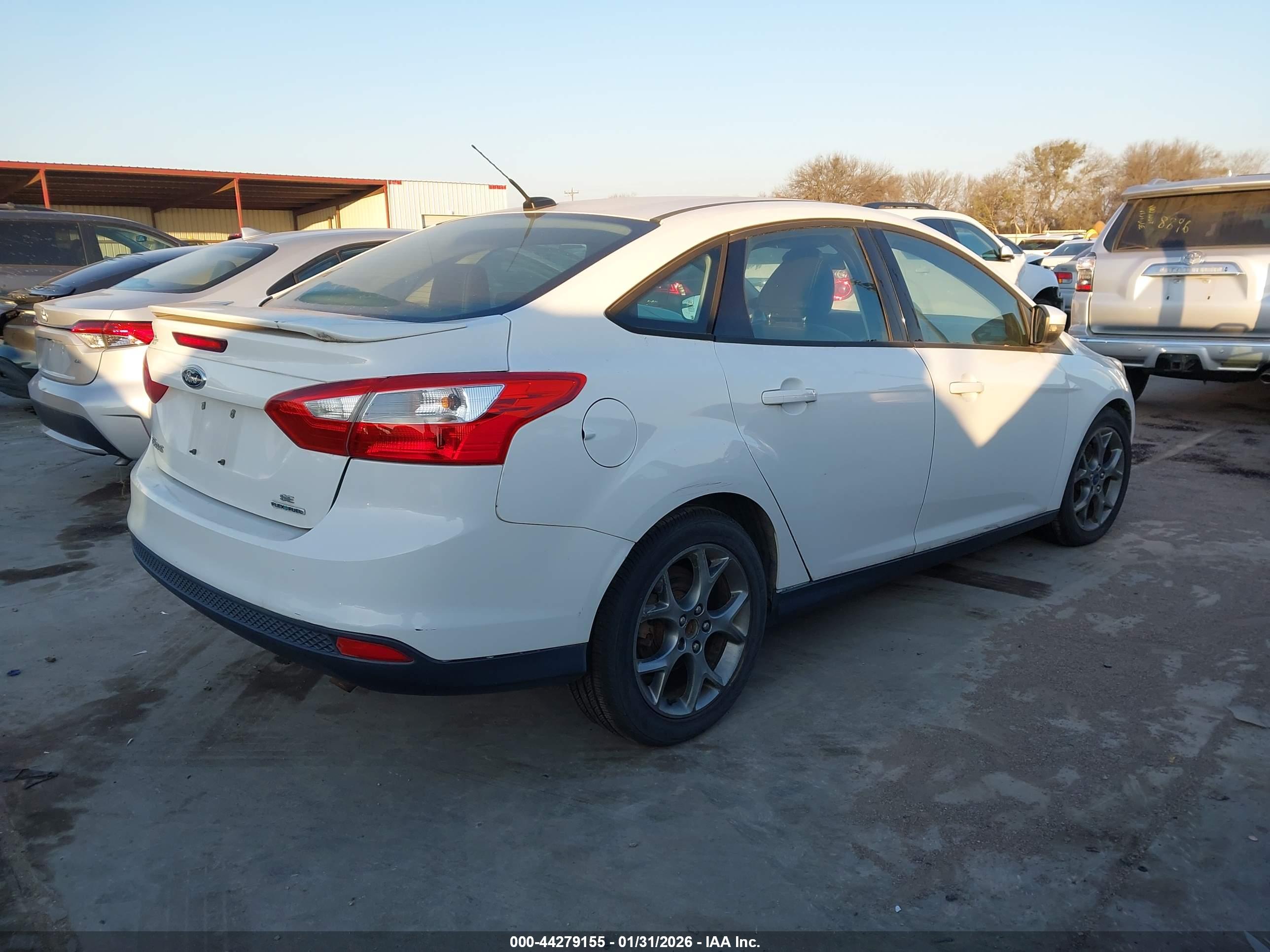 FORD FOCUS image 4