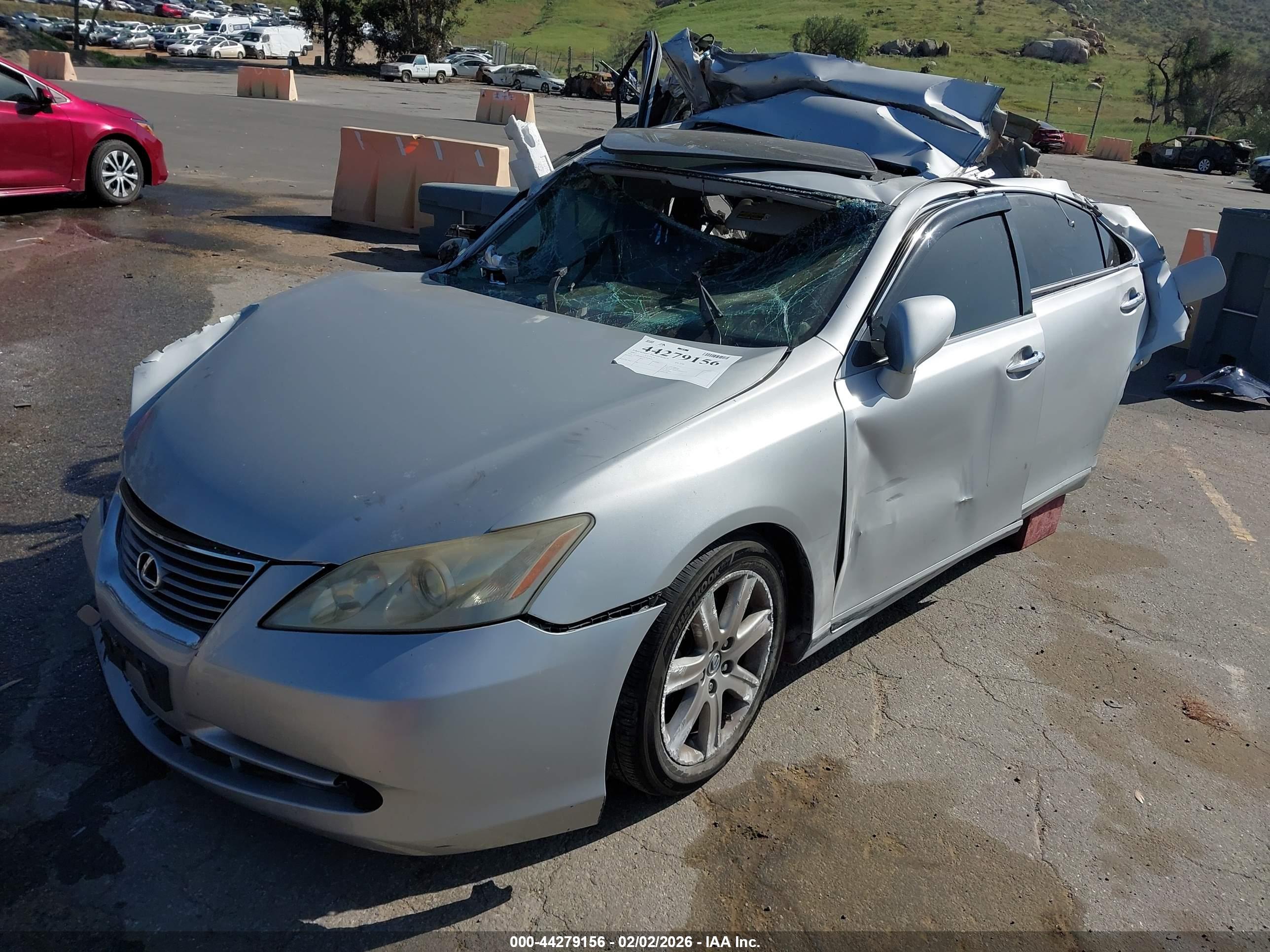 LEXUS ES image 2
