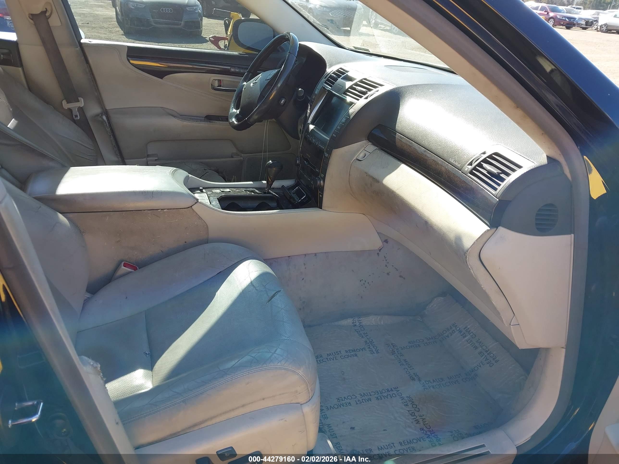 LEXUS LS image 5