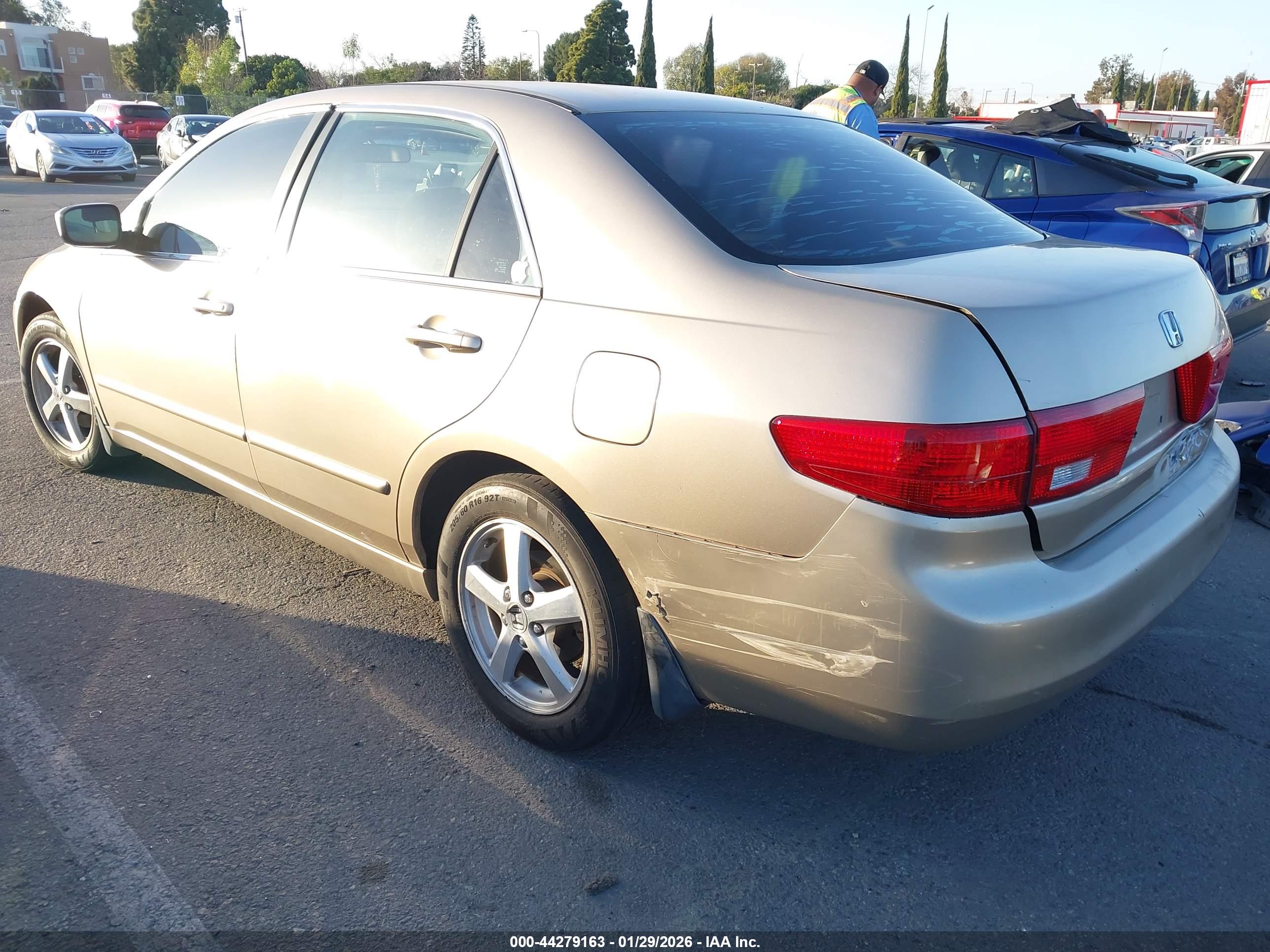 HONDA ACCORD image 3