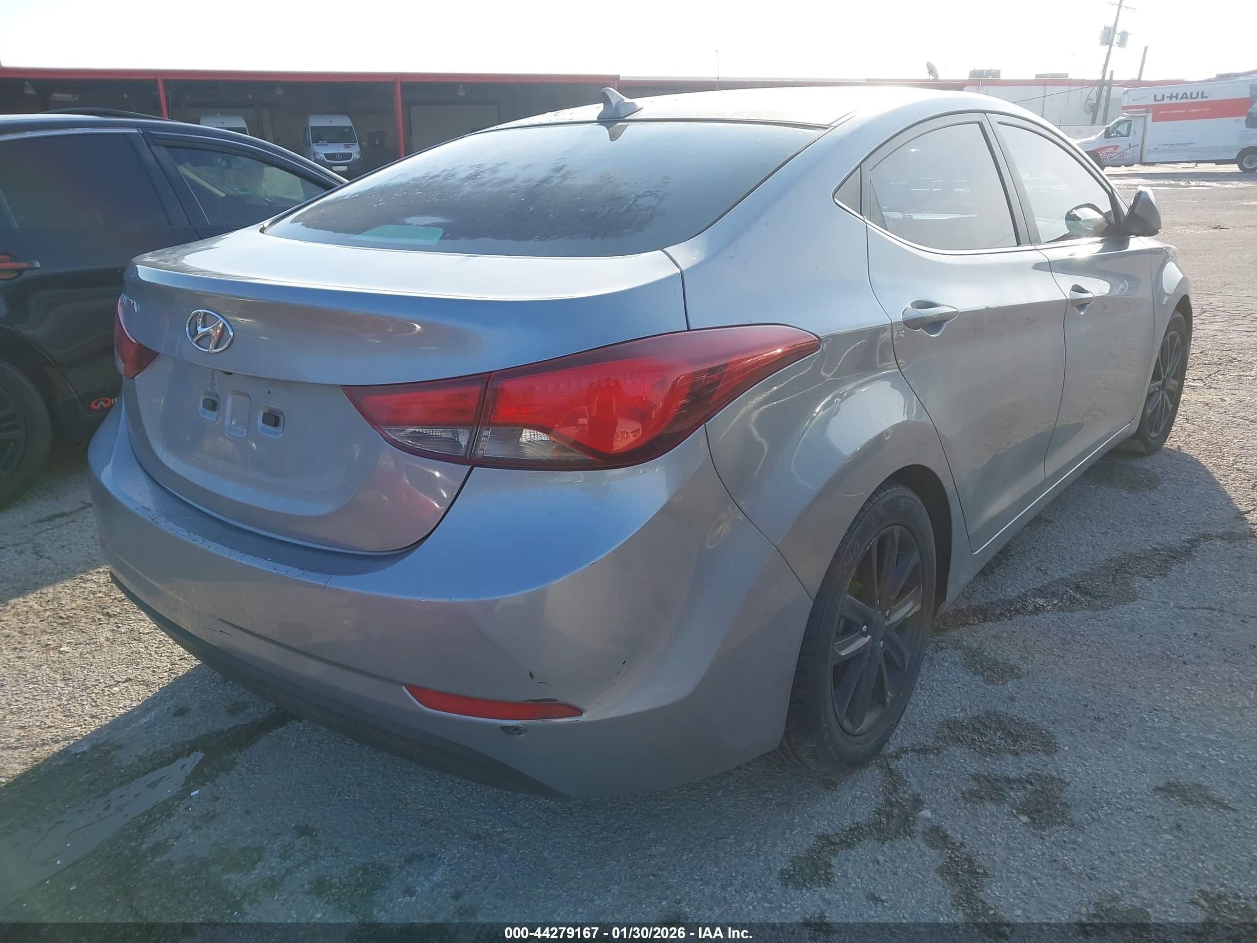 HYUNDAI ELANTRA image 4