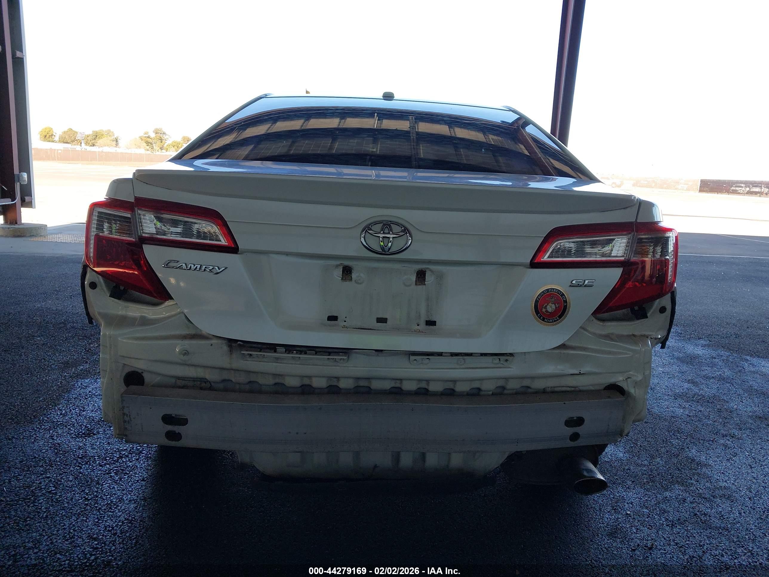 TOYOTA CAMRY image 6