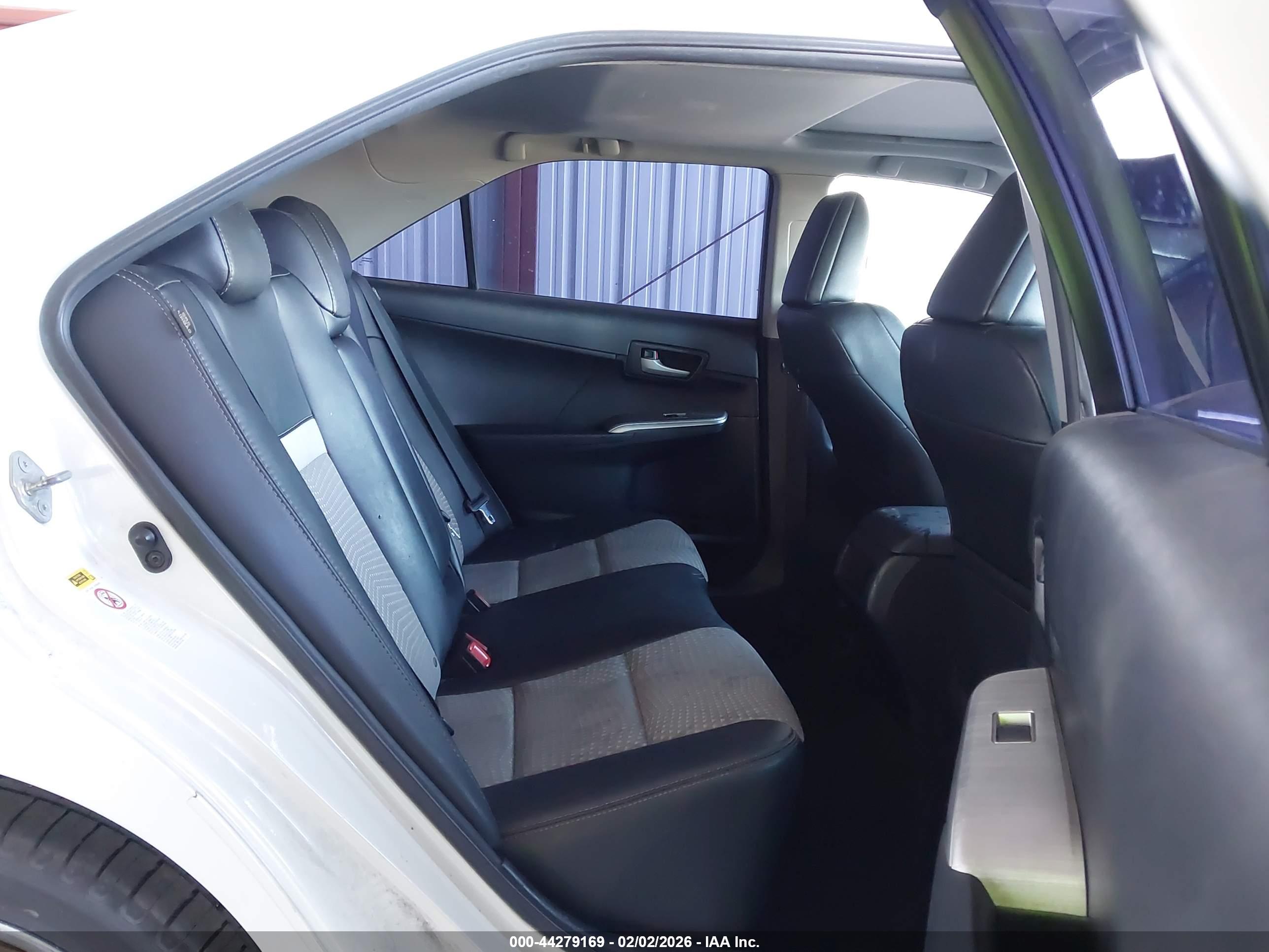 TOYOTA CAMRY image 8