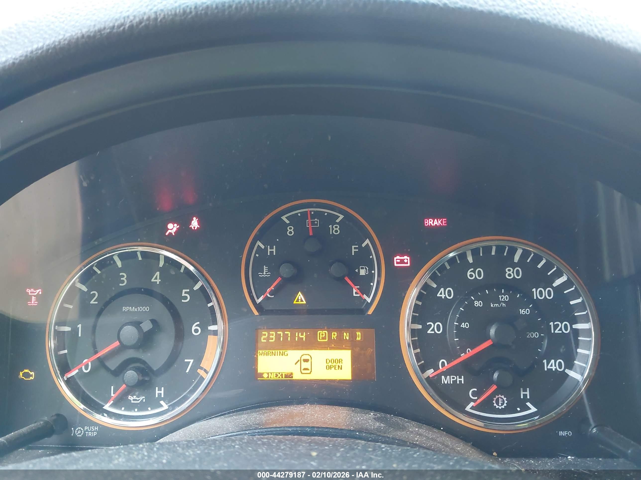 NISSAN ARMADA image 7