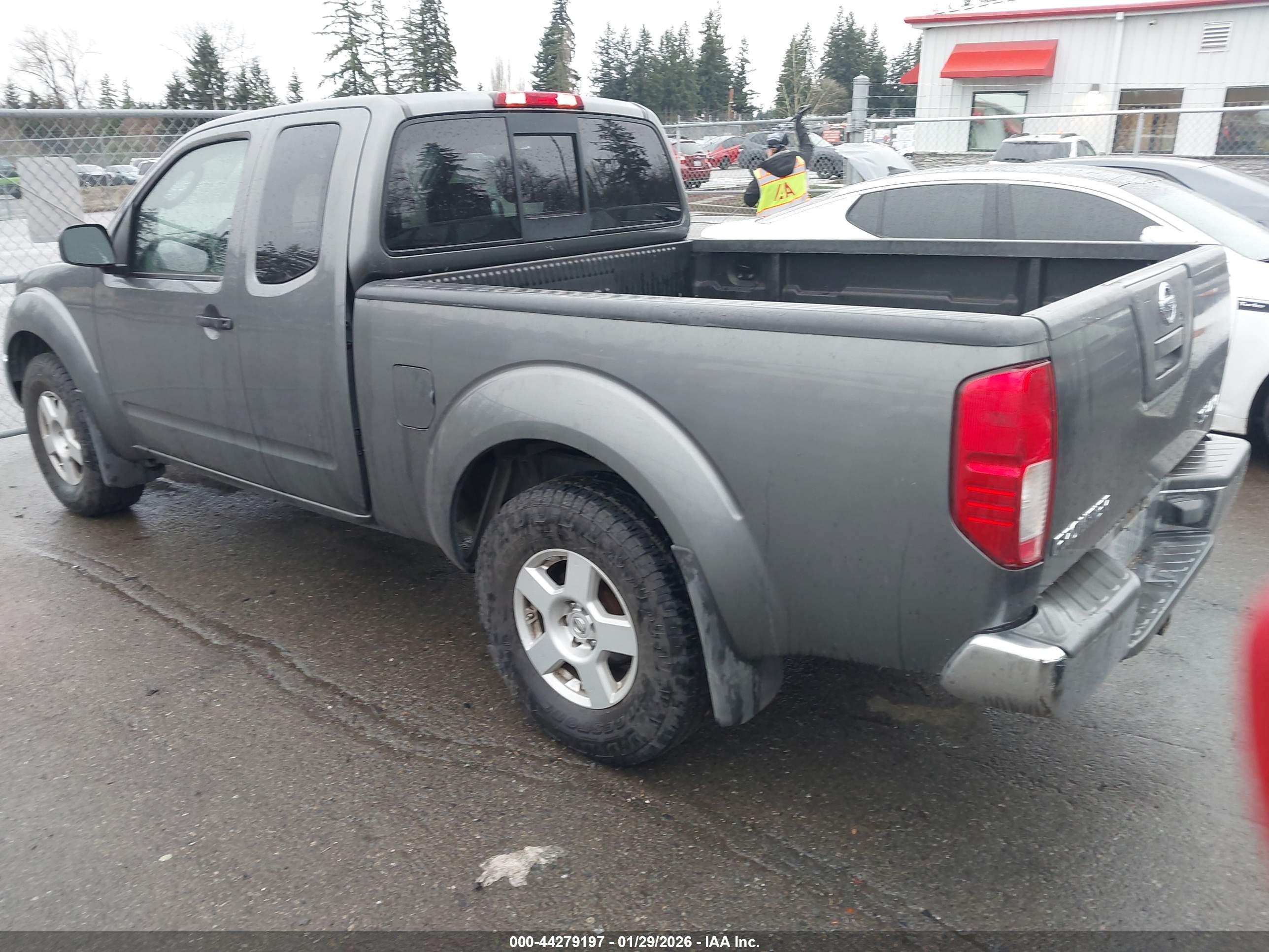 NISSAN FRONTIER image 3