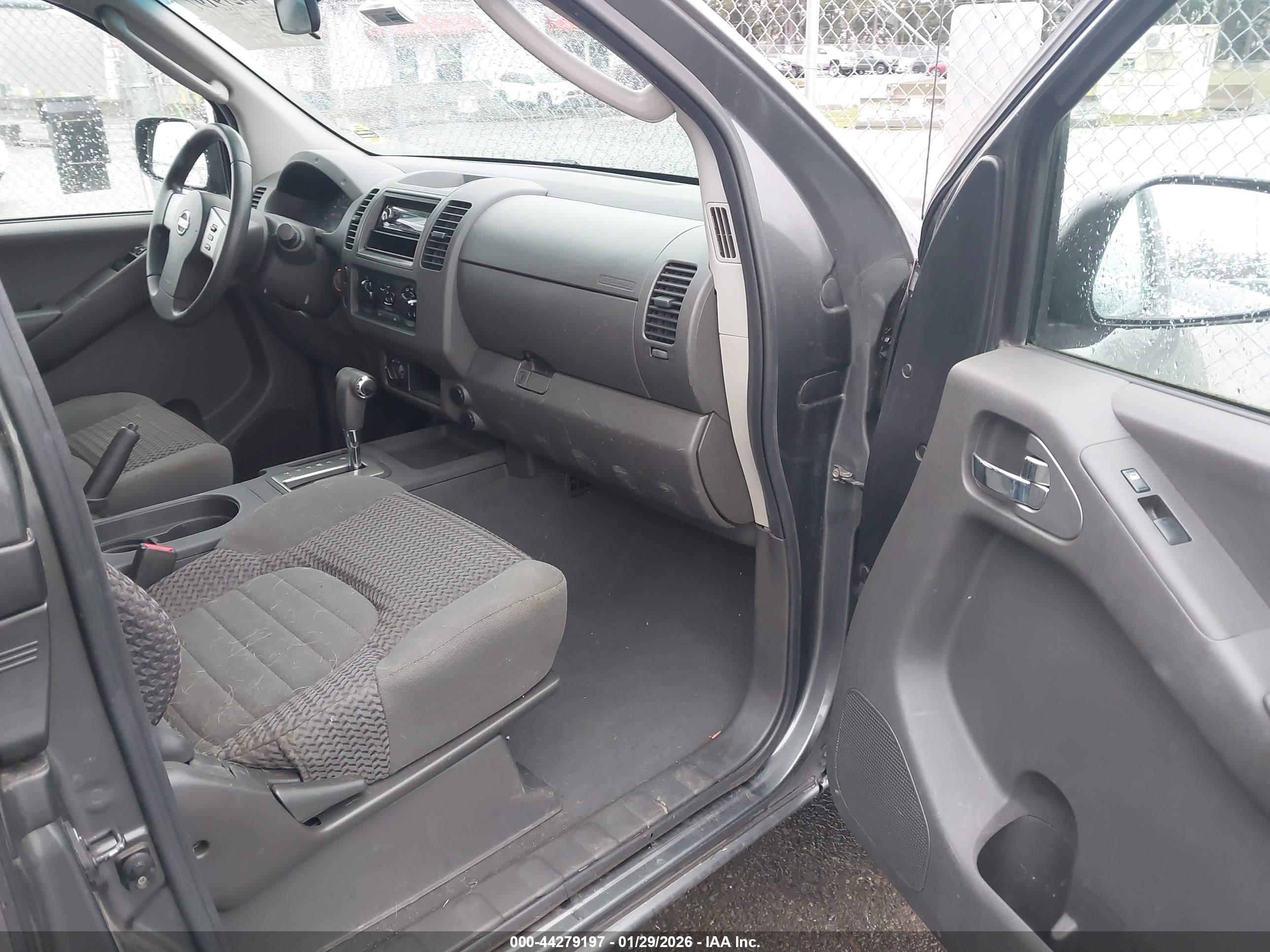 NISSAN FRONTIER image 5