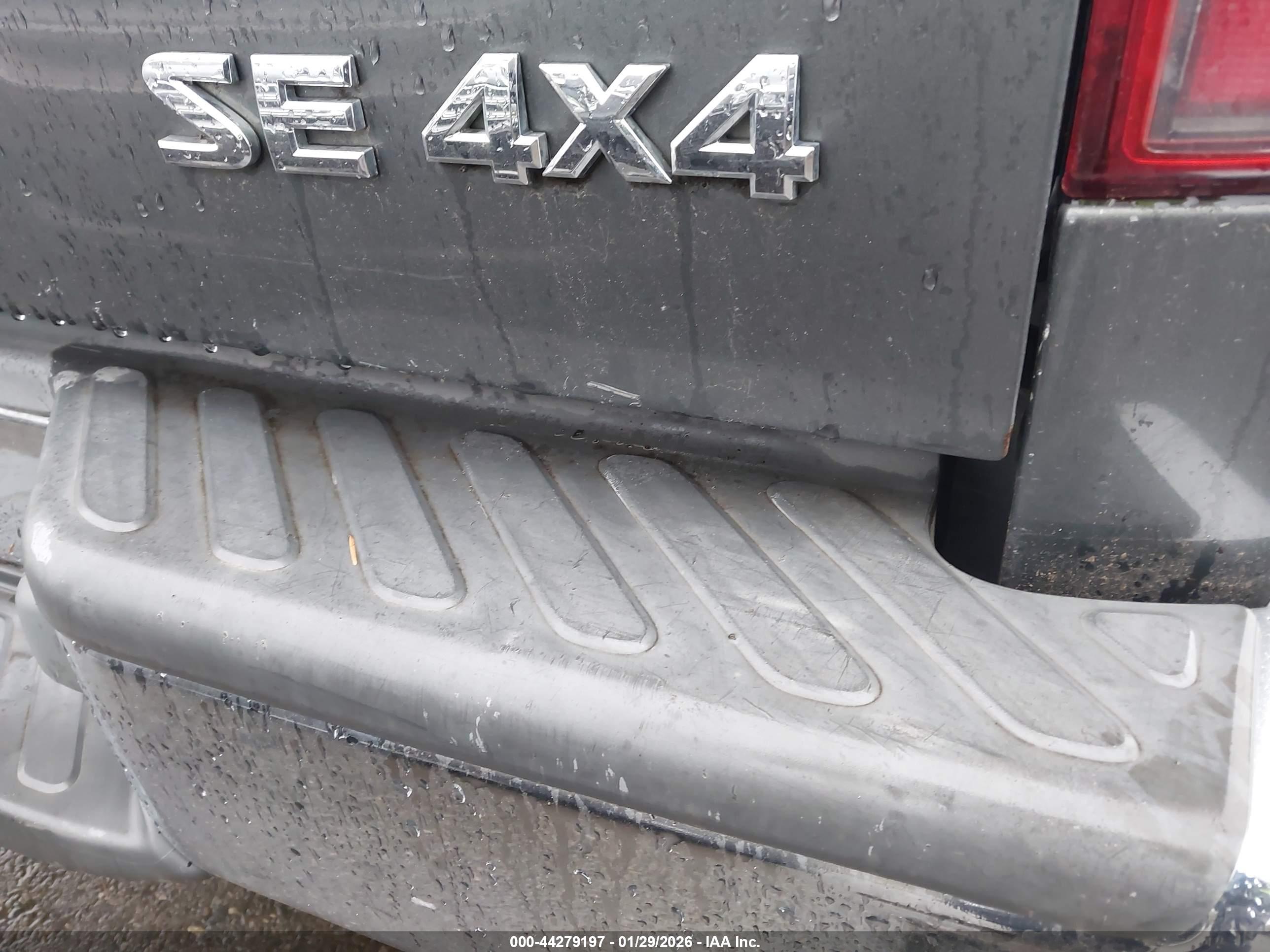 NISSAN FRONTIER image 6