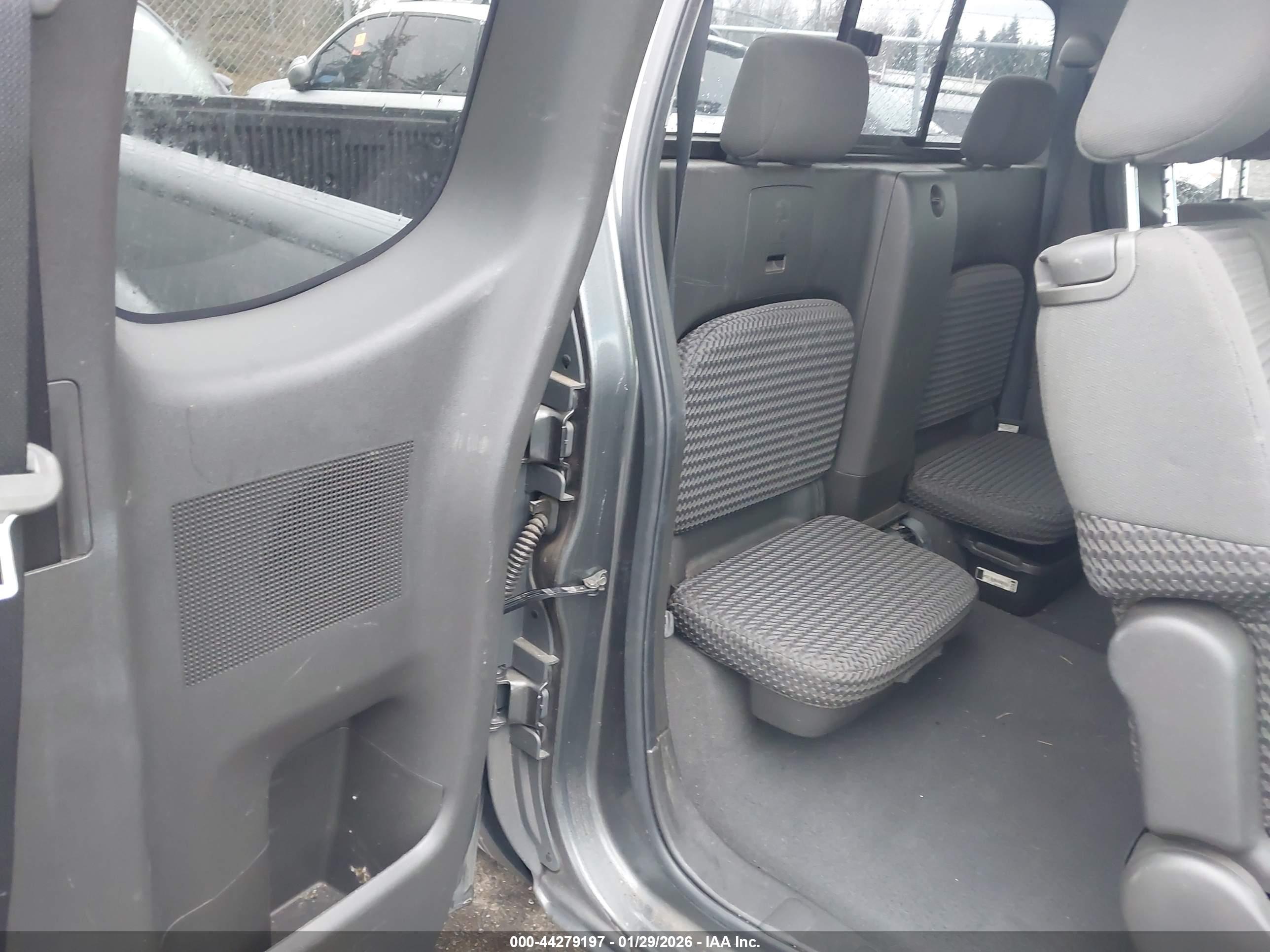 NISSAN FRONTIER image 8