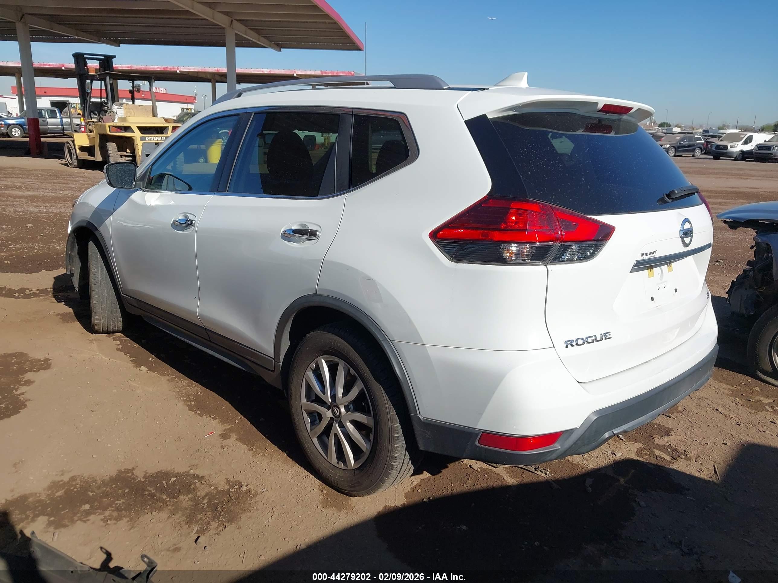 NISSAN ROGUE image 3