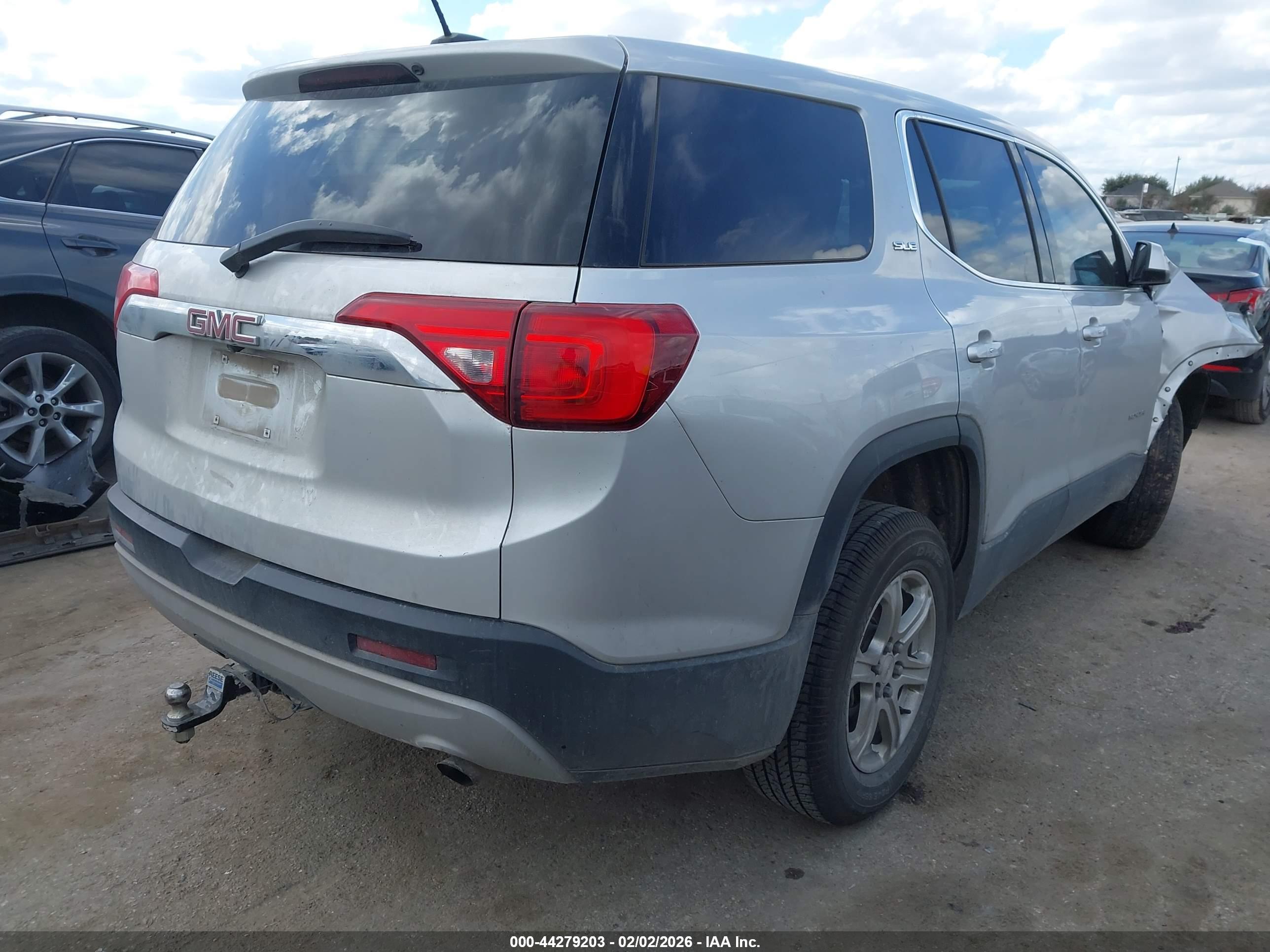 GMC ACADIA image 4